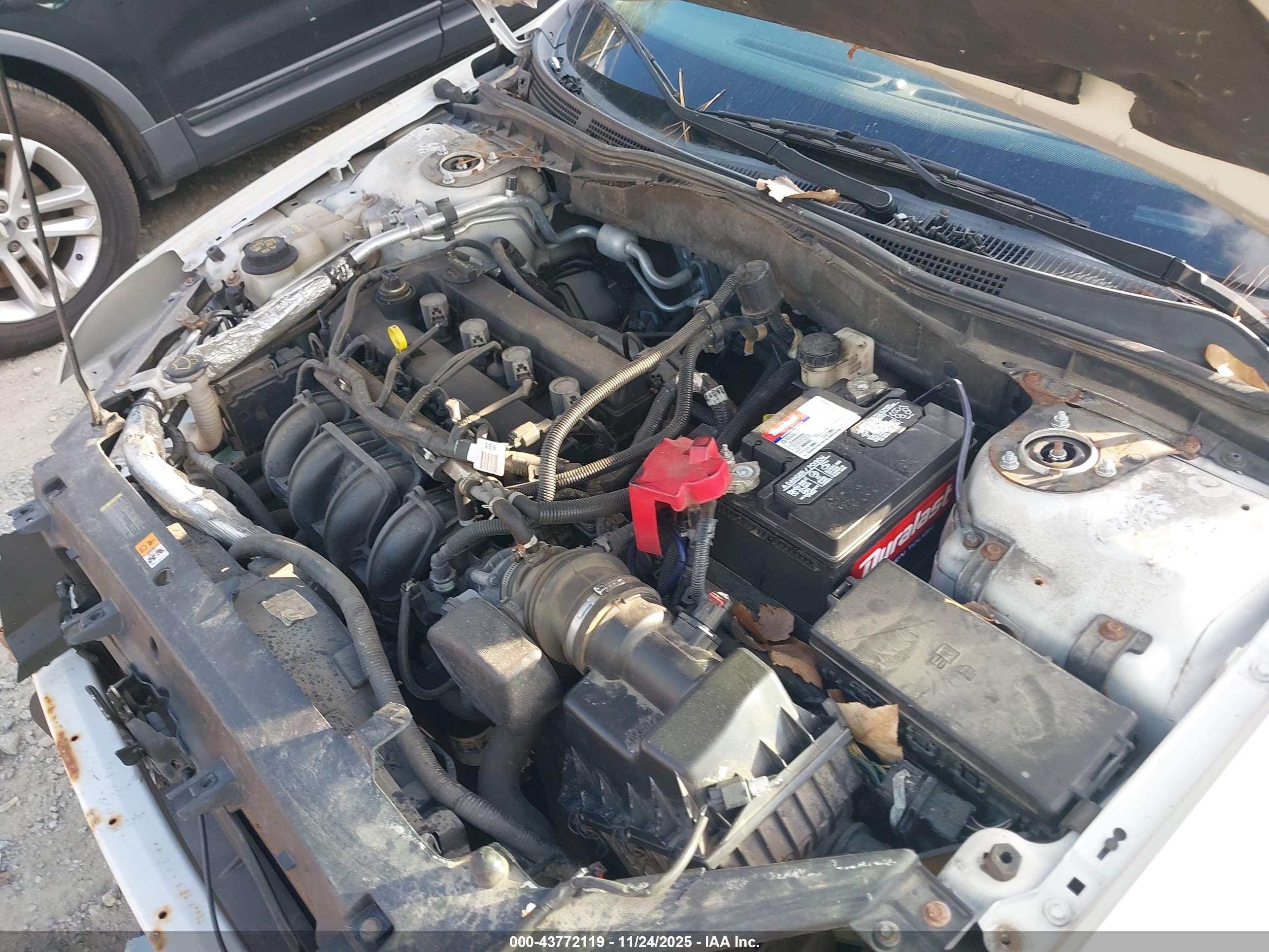 FORD FUSION image 10