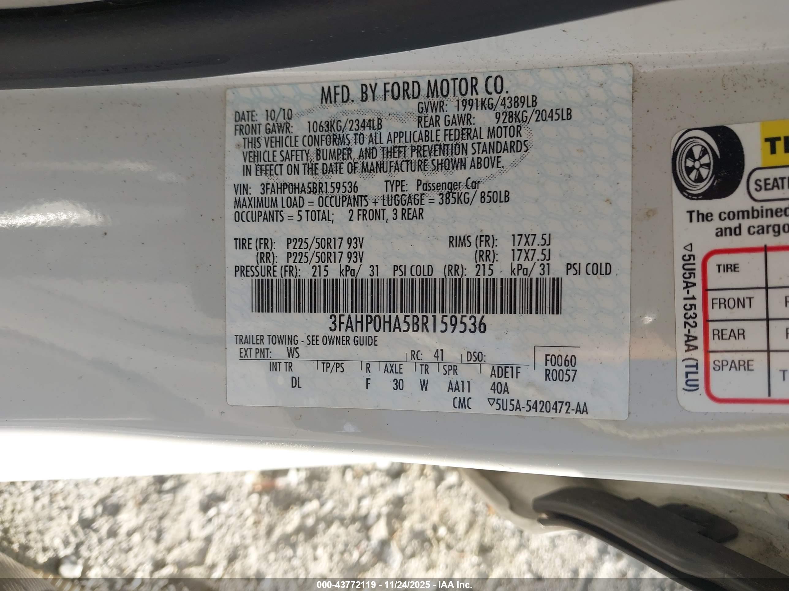 FORD FUSION image 9
