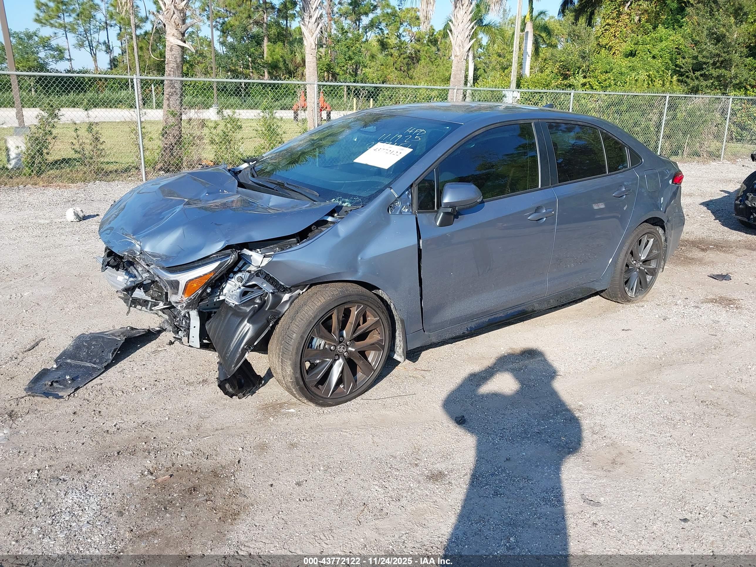 TOYOTA COROLLA image 2