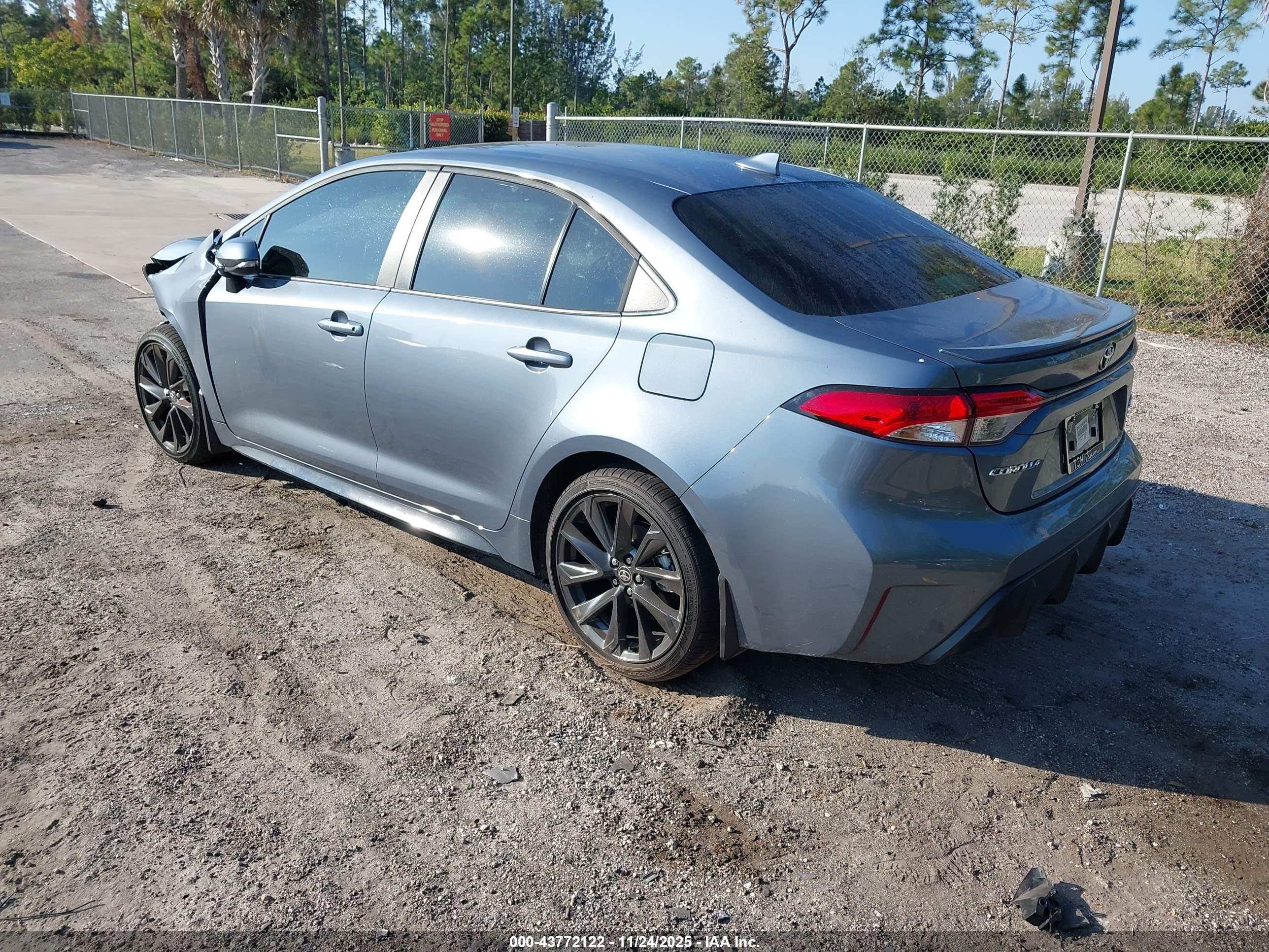 TOYOTA COROLLA image 3