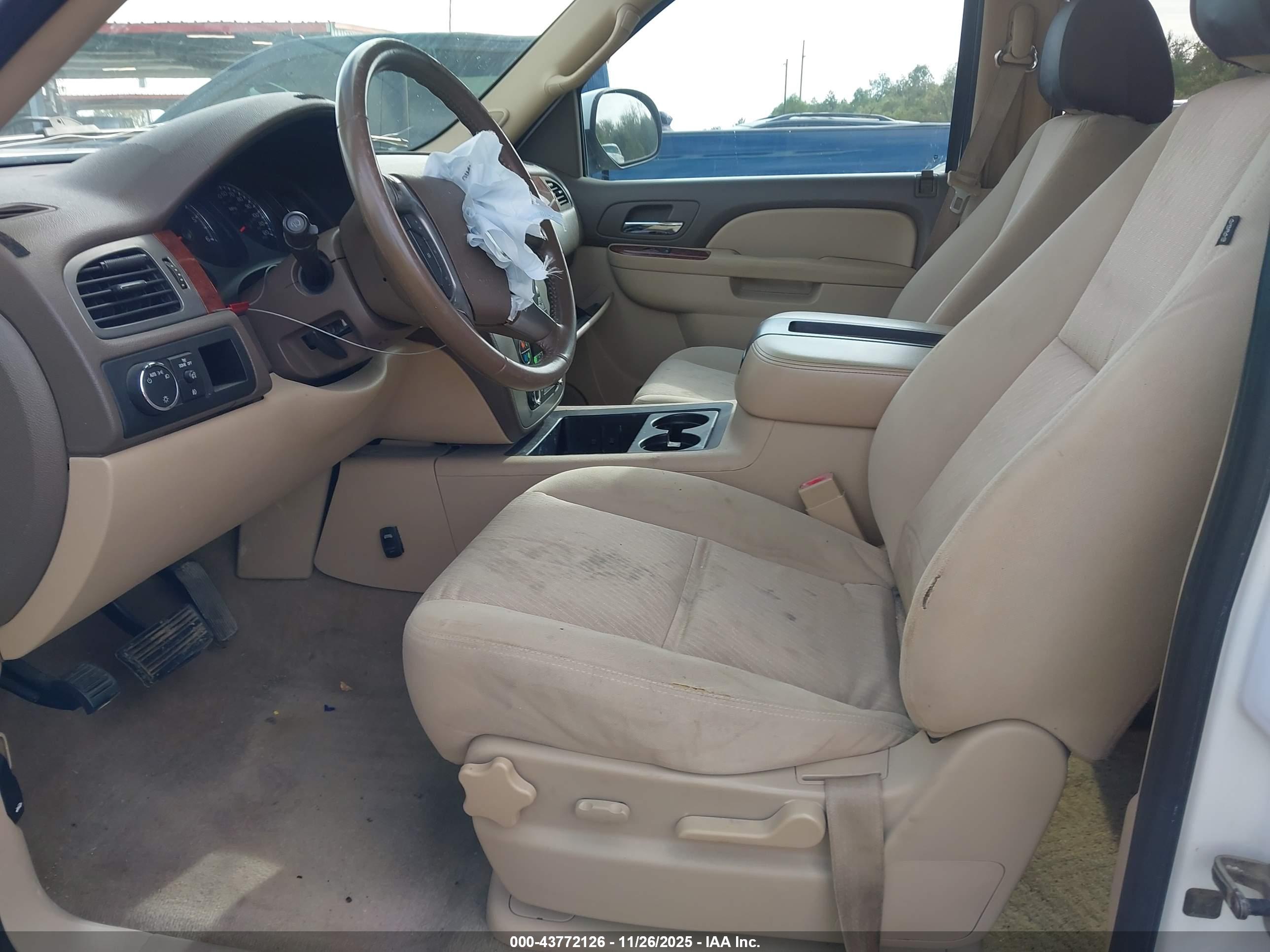 GMC YUKON image 5