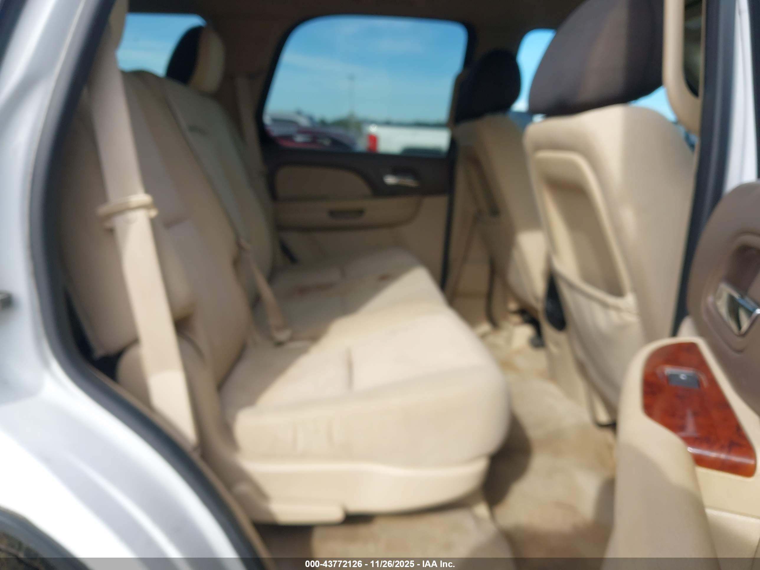 GMC YUKON image 8