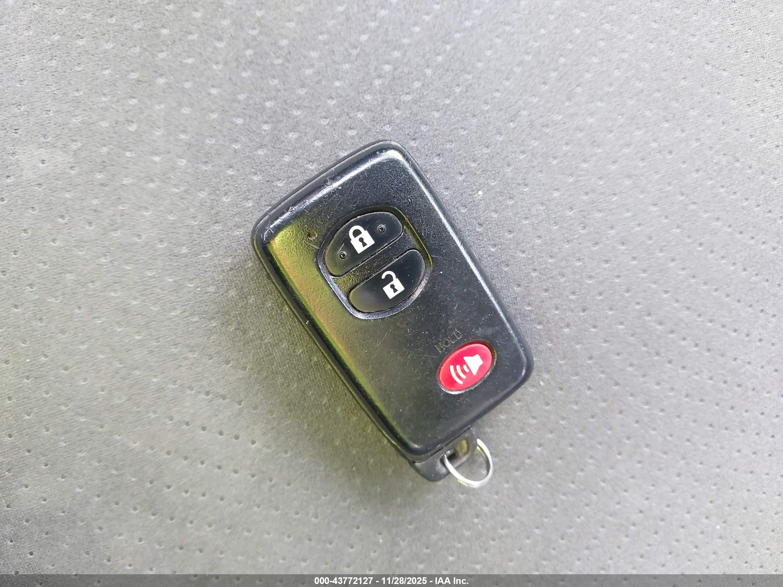 TOYOTA PRIUS image 11