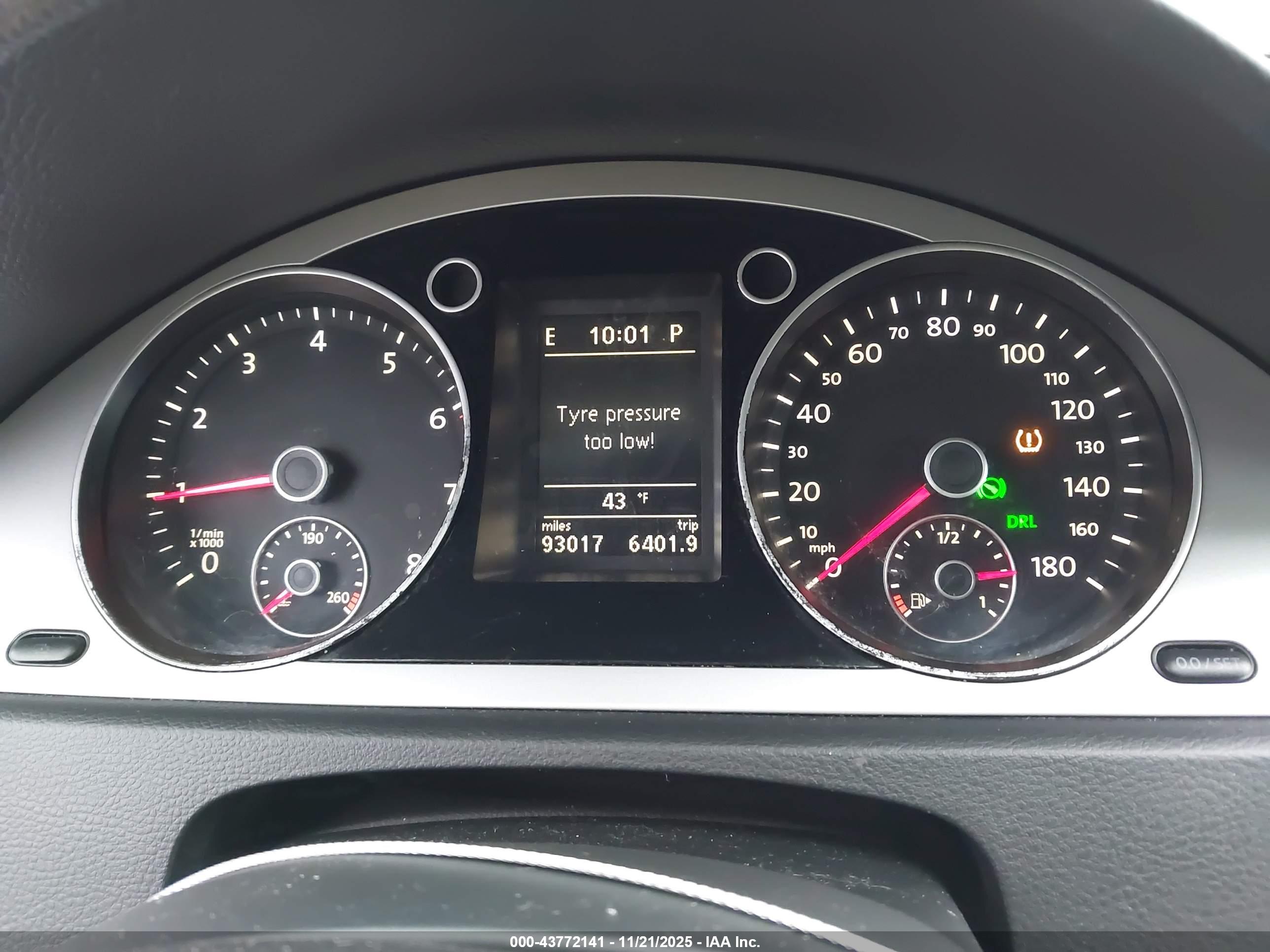 VOLKSWAGEN CC image 7