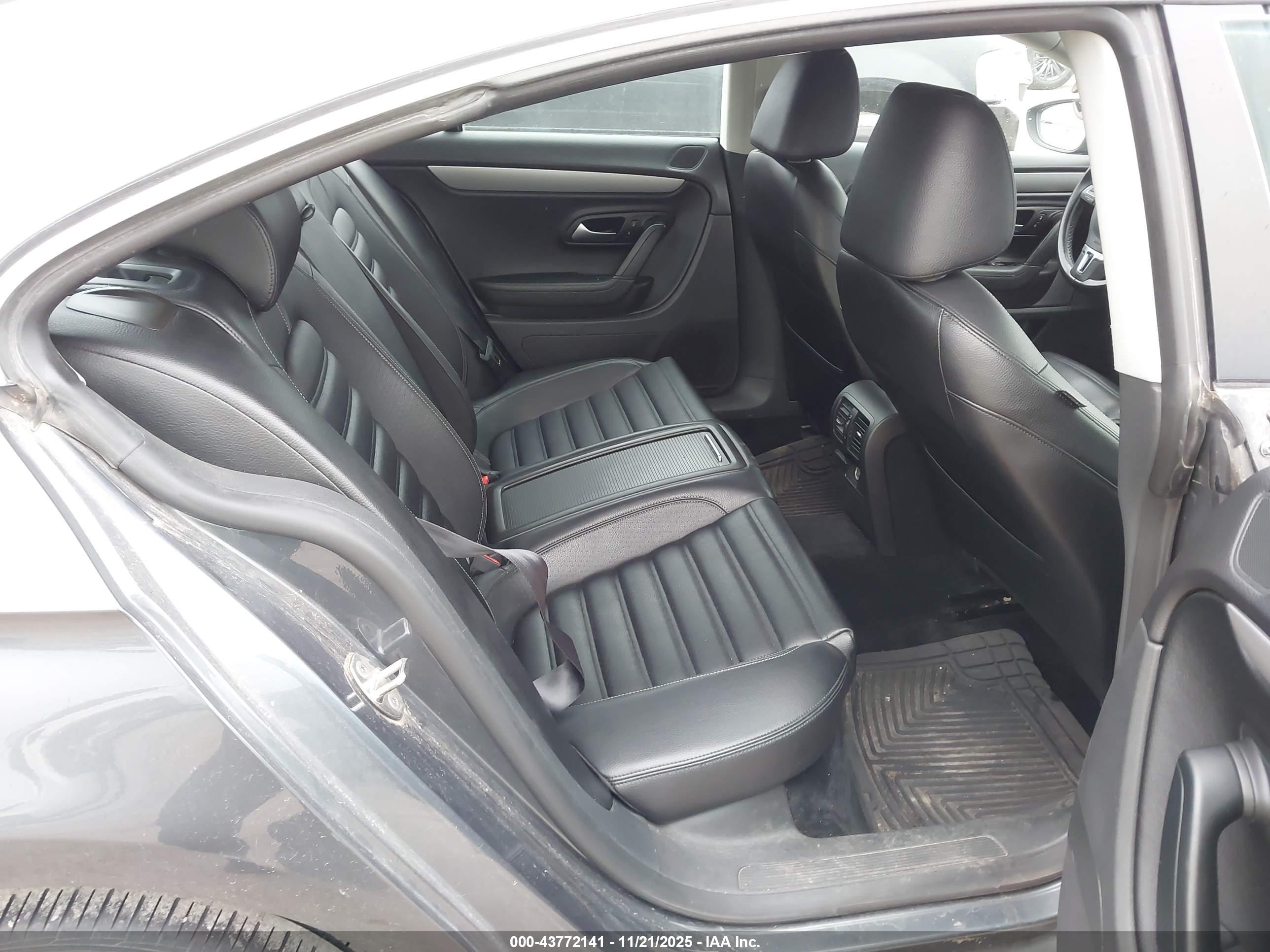 VOLKSWAGEN CC image 8