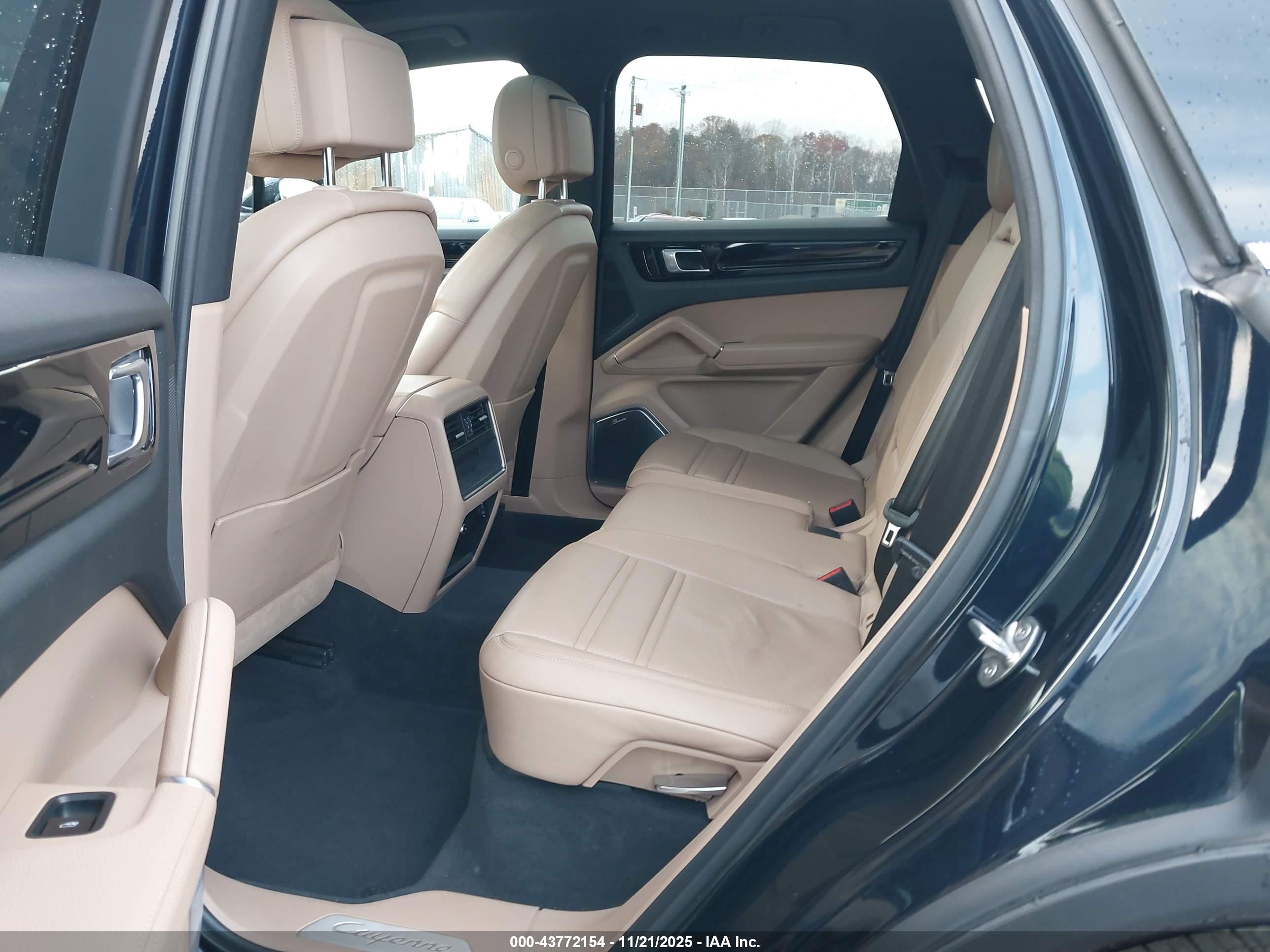 PORSCHE CAYENNE image 8