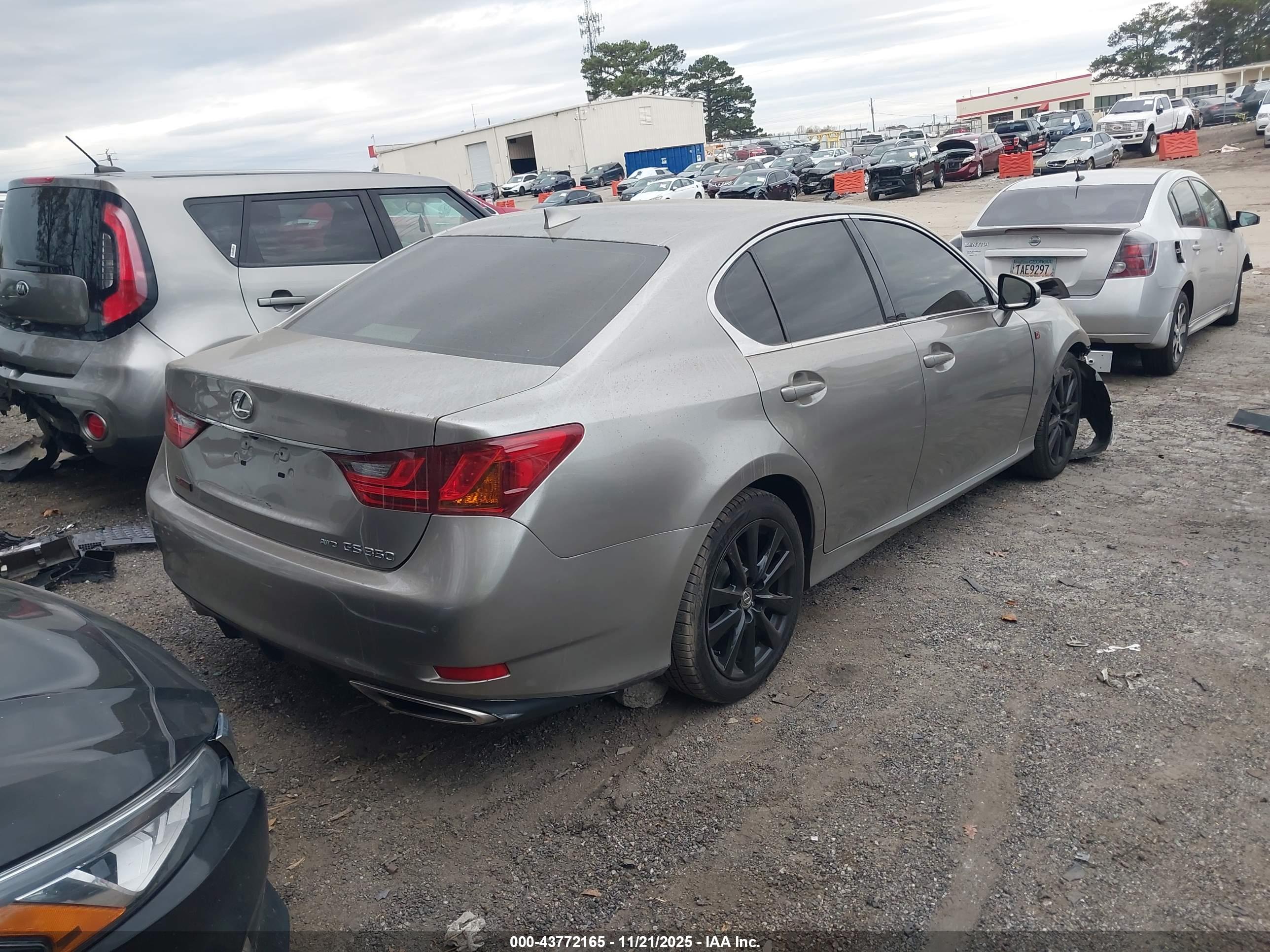 LEXUS GS image 4