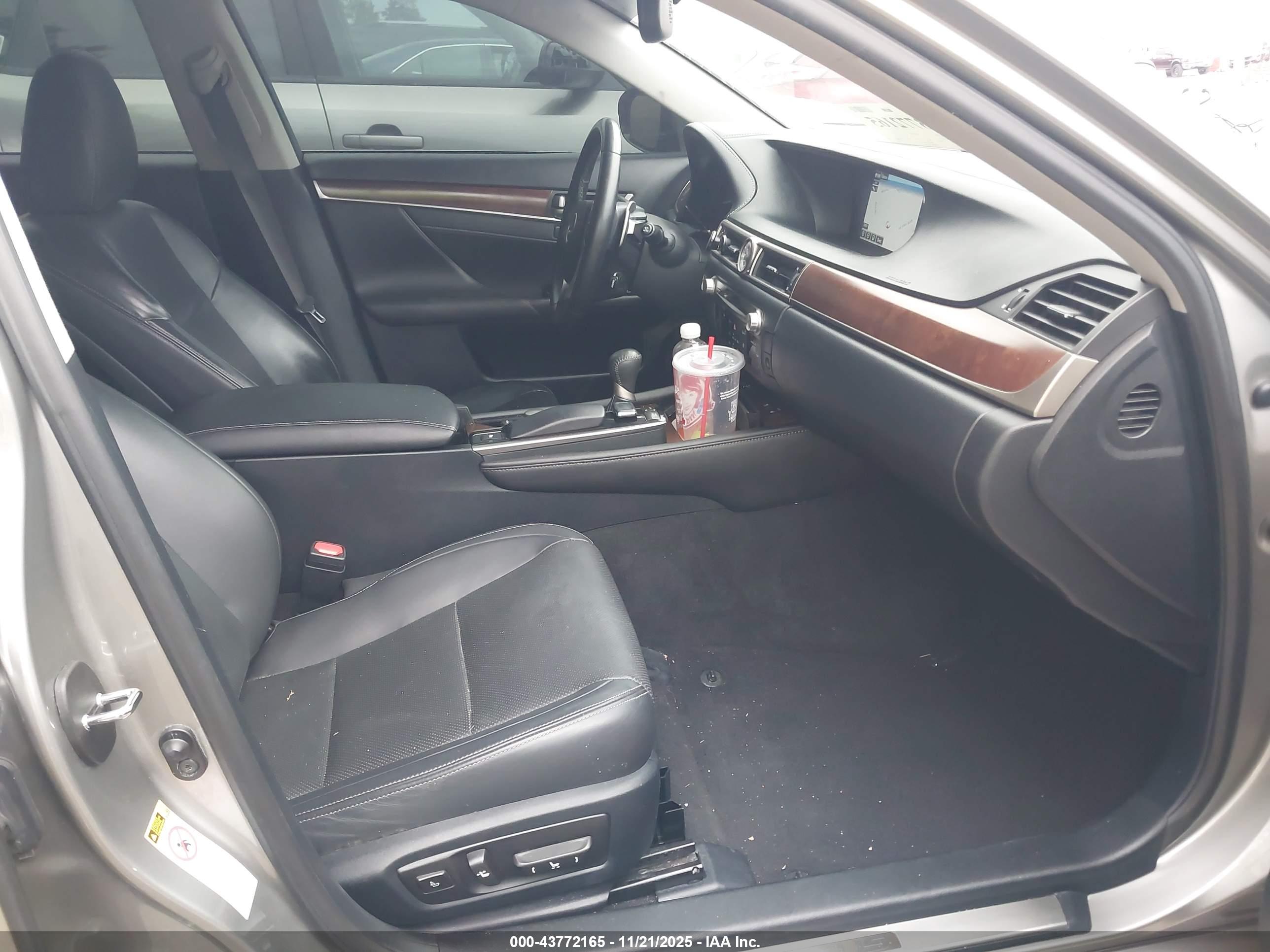 LEXUS GS image 5