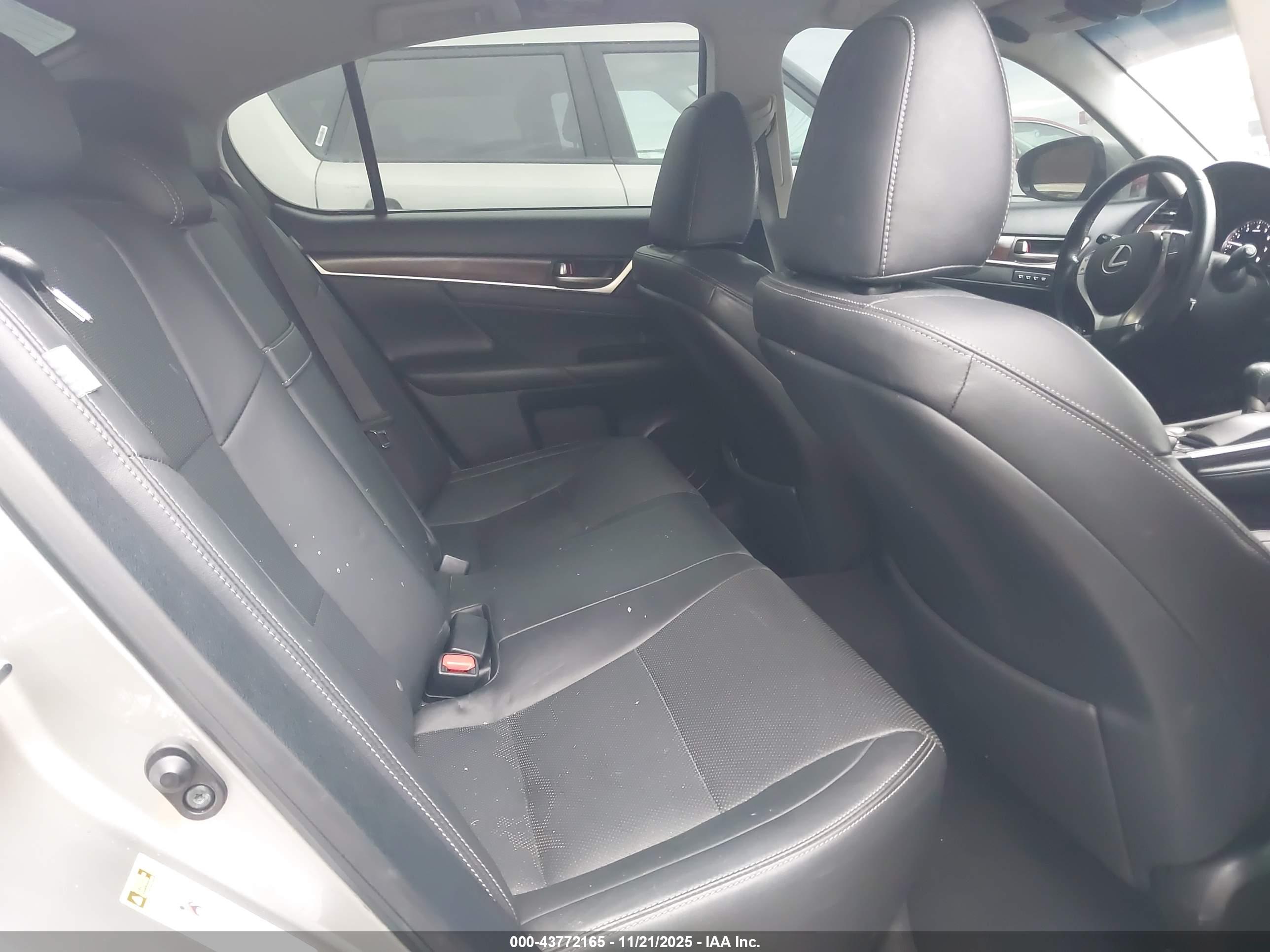 LEXUS GS image 8