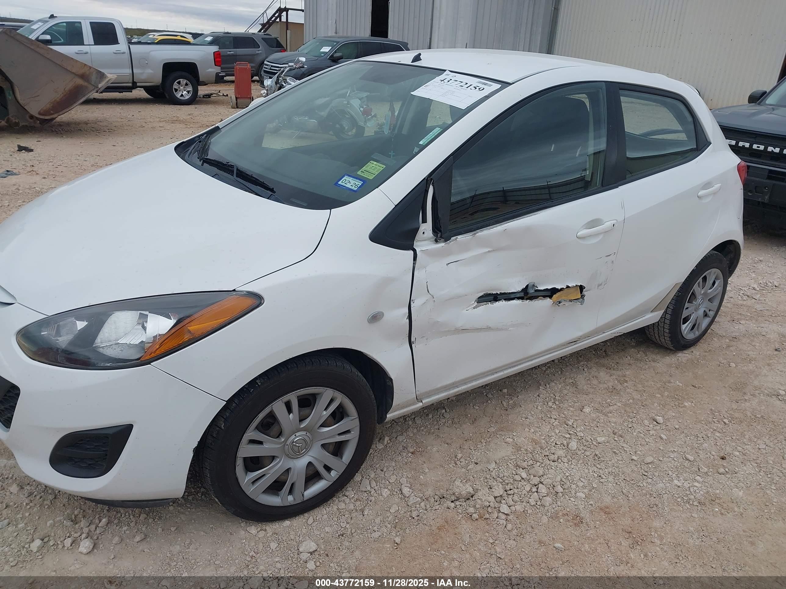 MAZDA MAZDA2 image 6