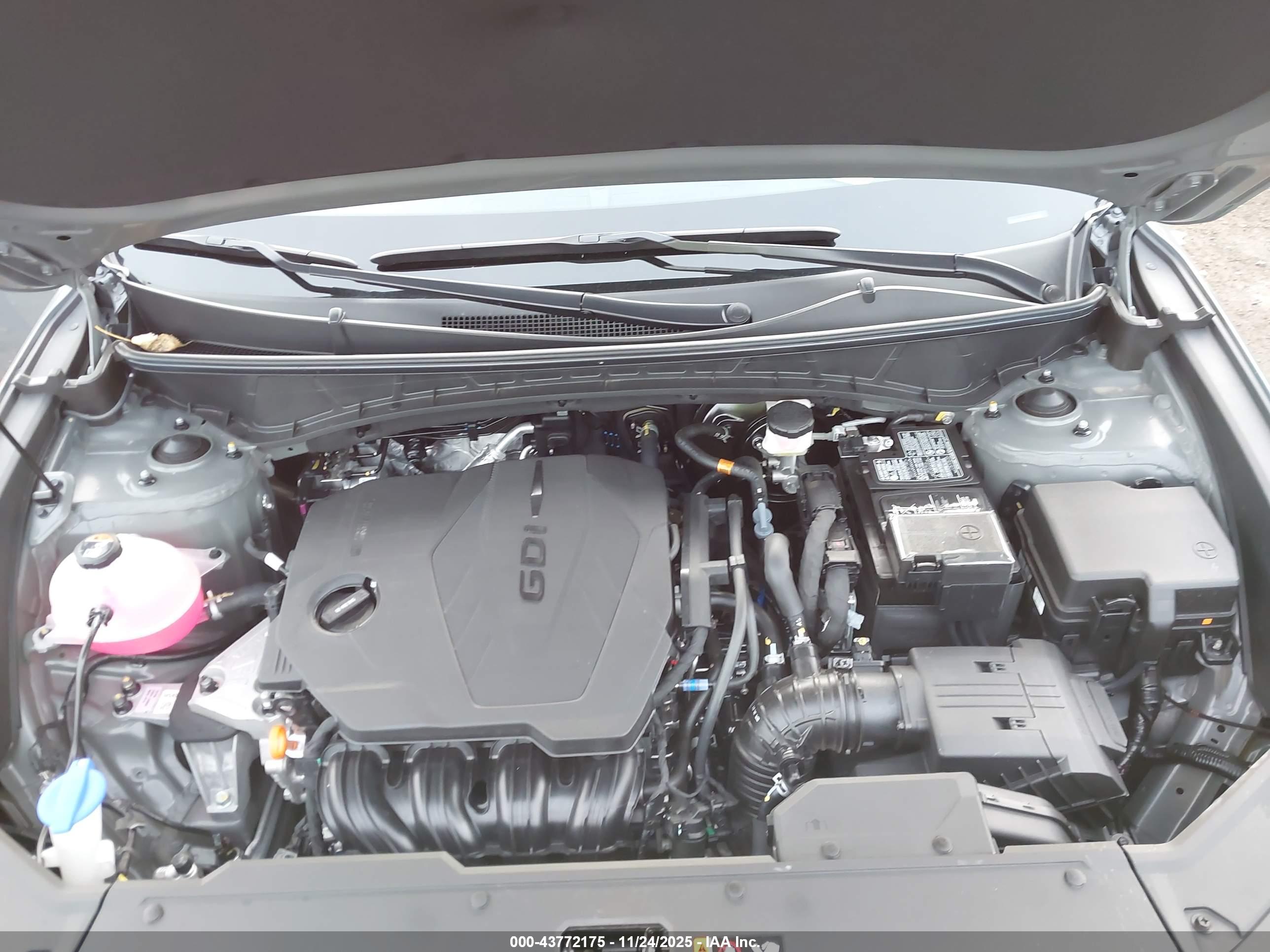 HYUNDAI TUCSON image 10