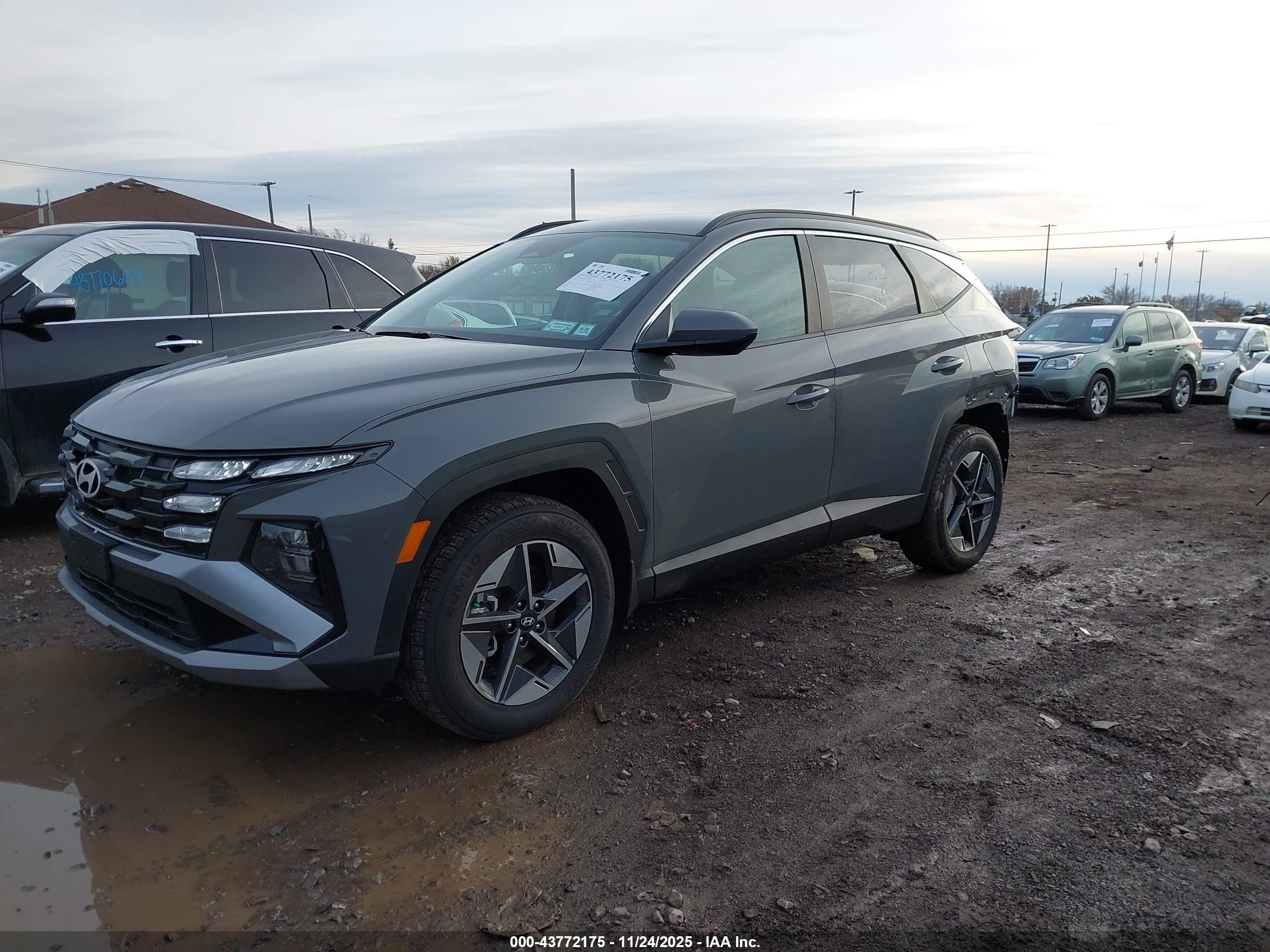 HYUNDAI TUCSON image 2