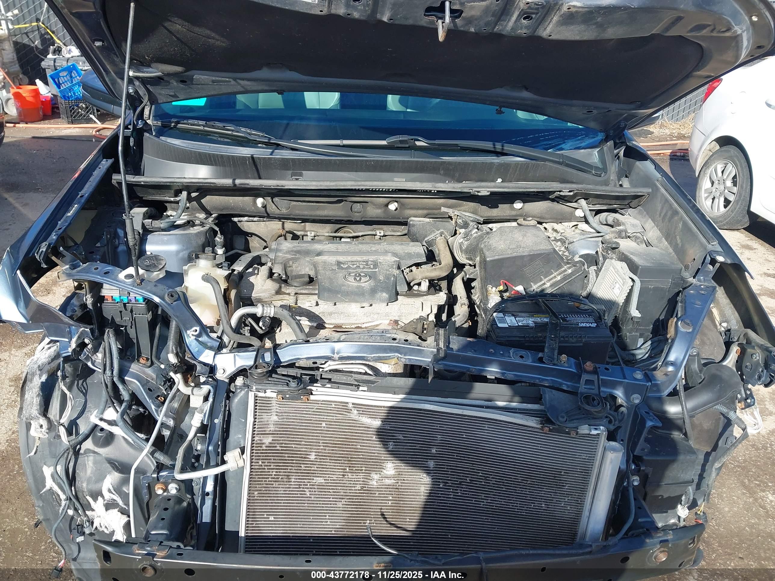 TOYOTA RAV4 image 10