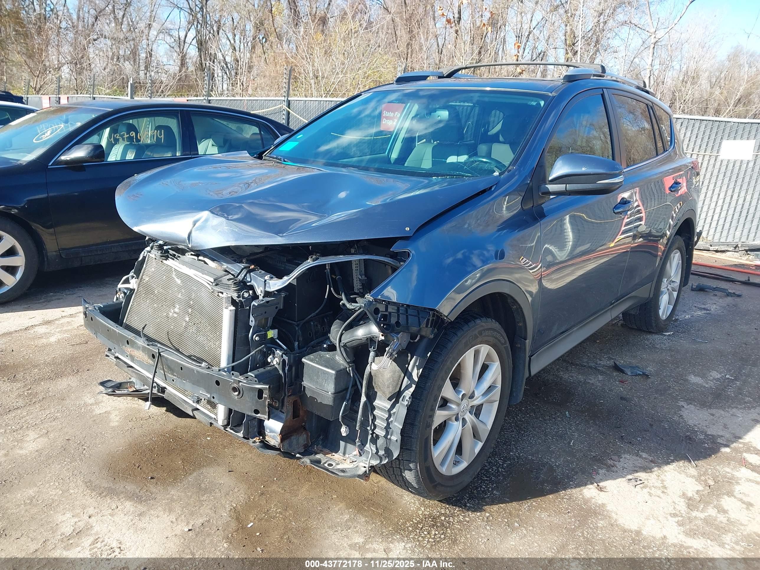 TOYOTA RAV4 image 2