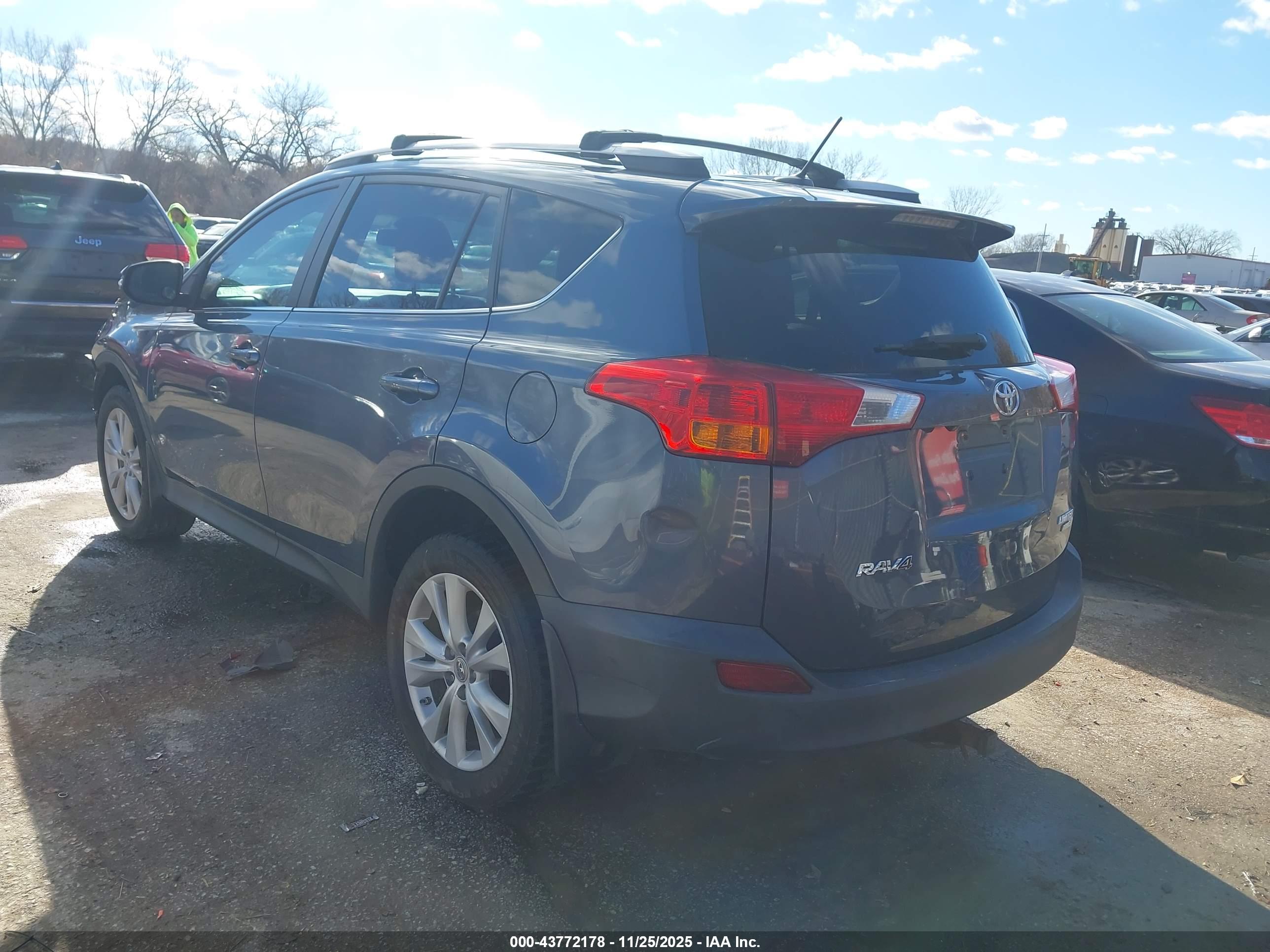 TOYOTA RAV4 image 3