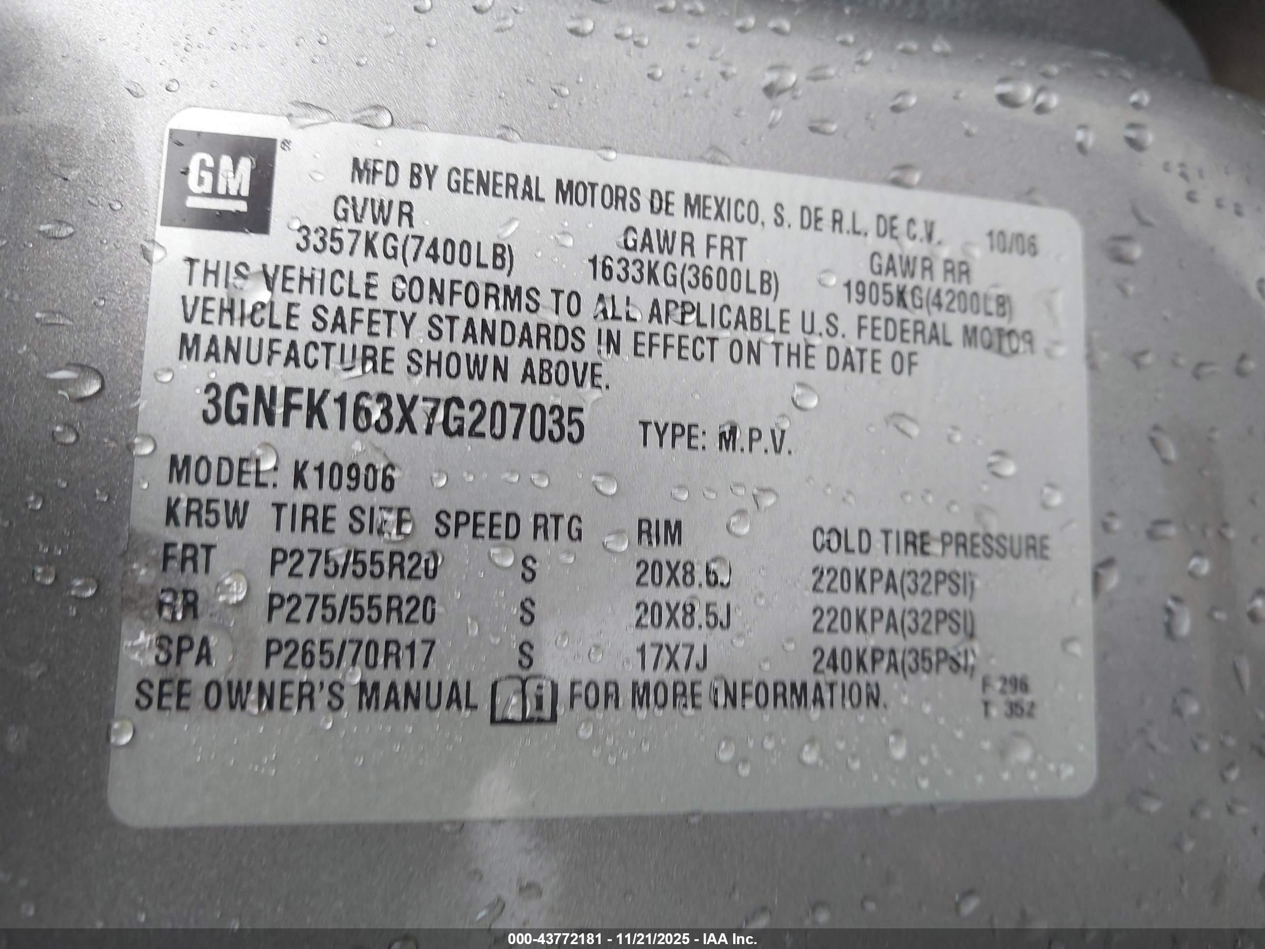 CHEVROLET SUBURBAN image 9