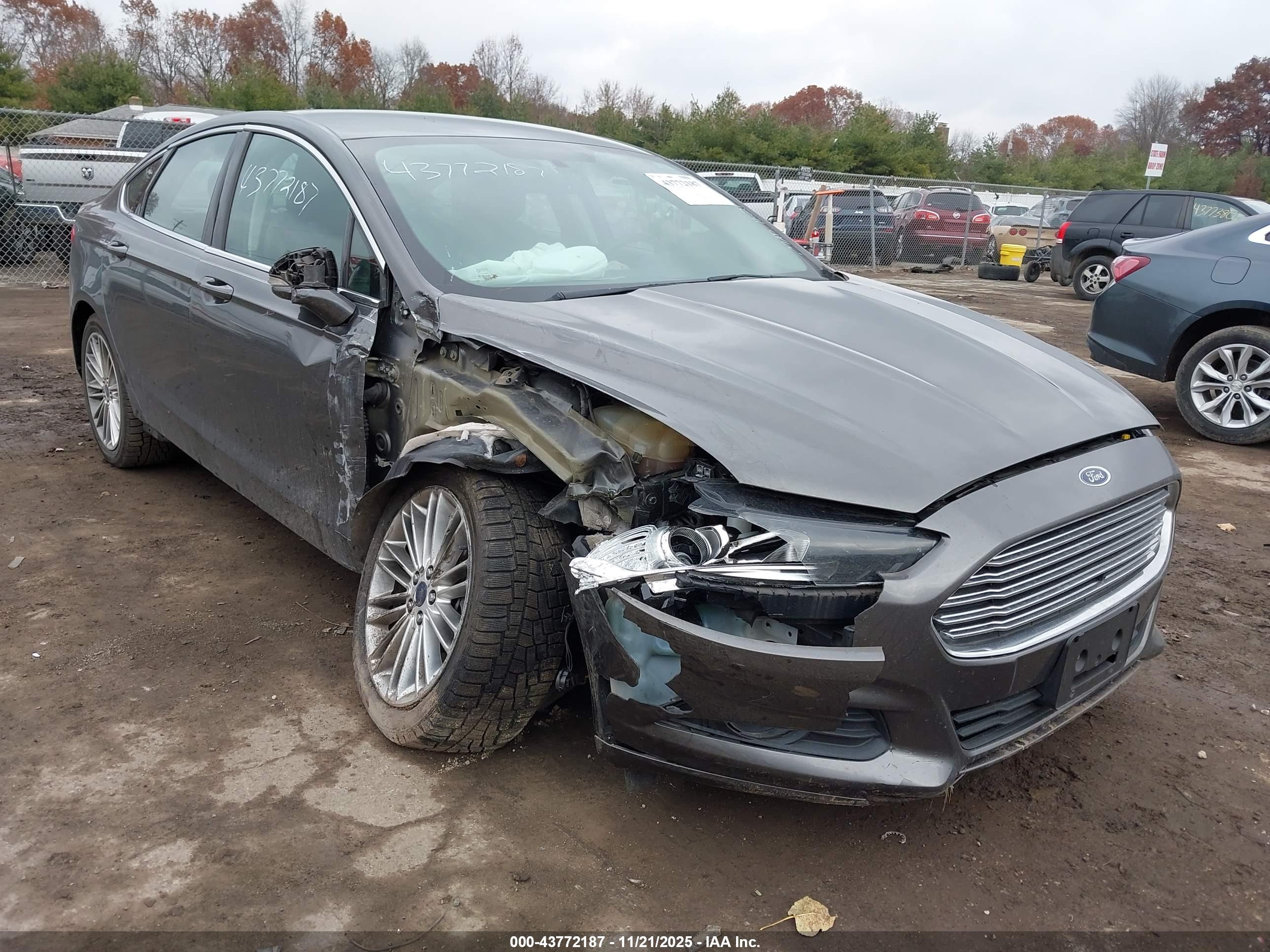 FORD FUSION image 6
