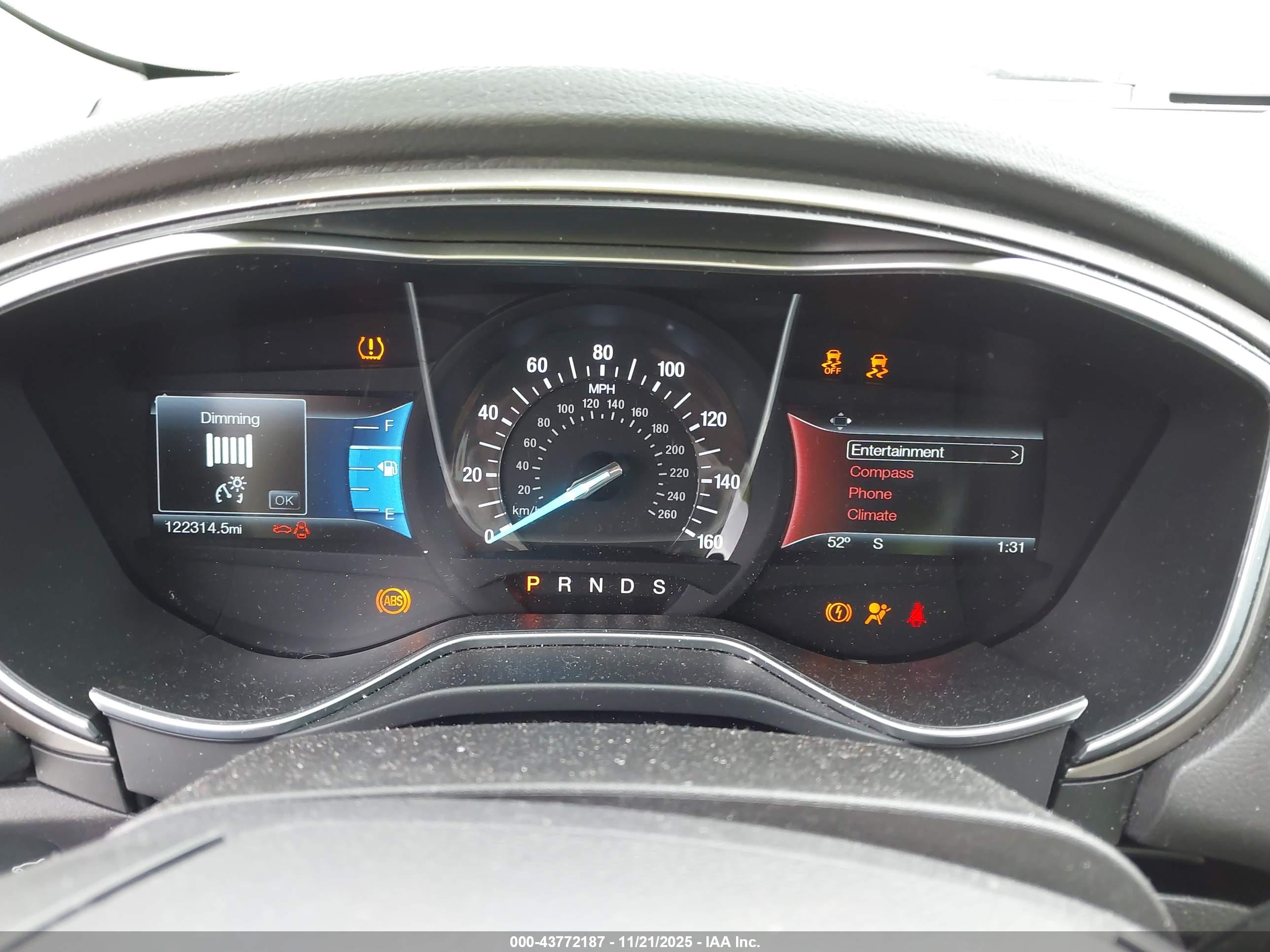 FORD FUSION image 7