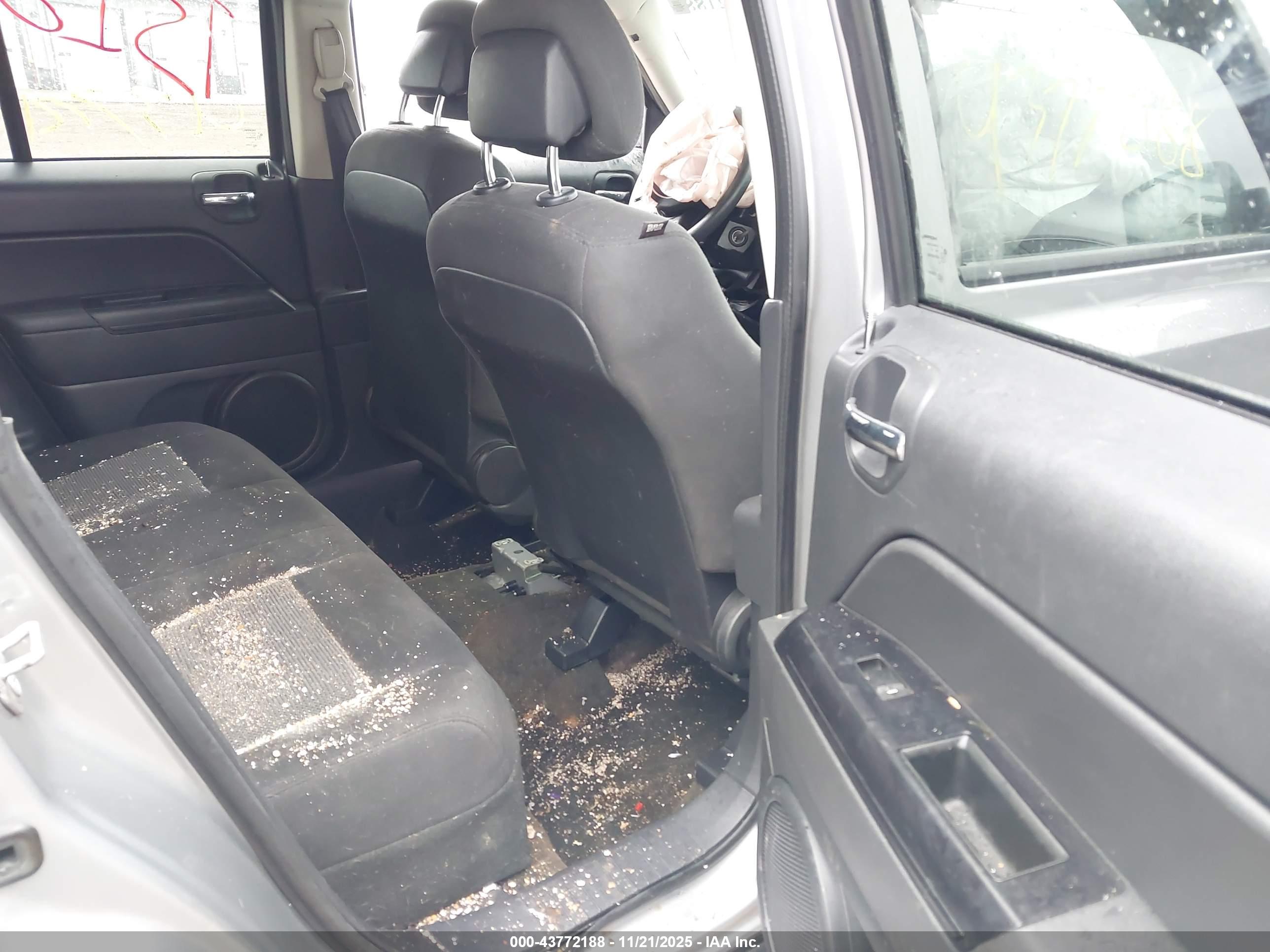 JEEP PATRIOT image 8