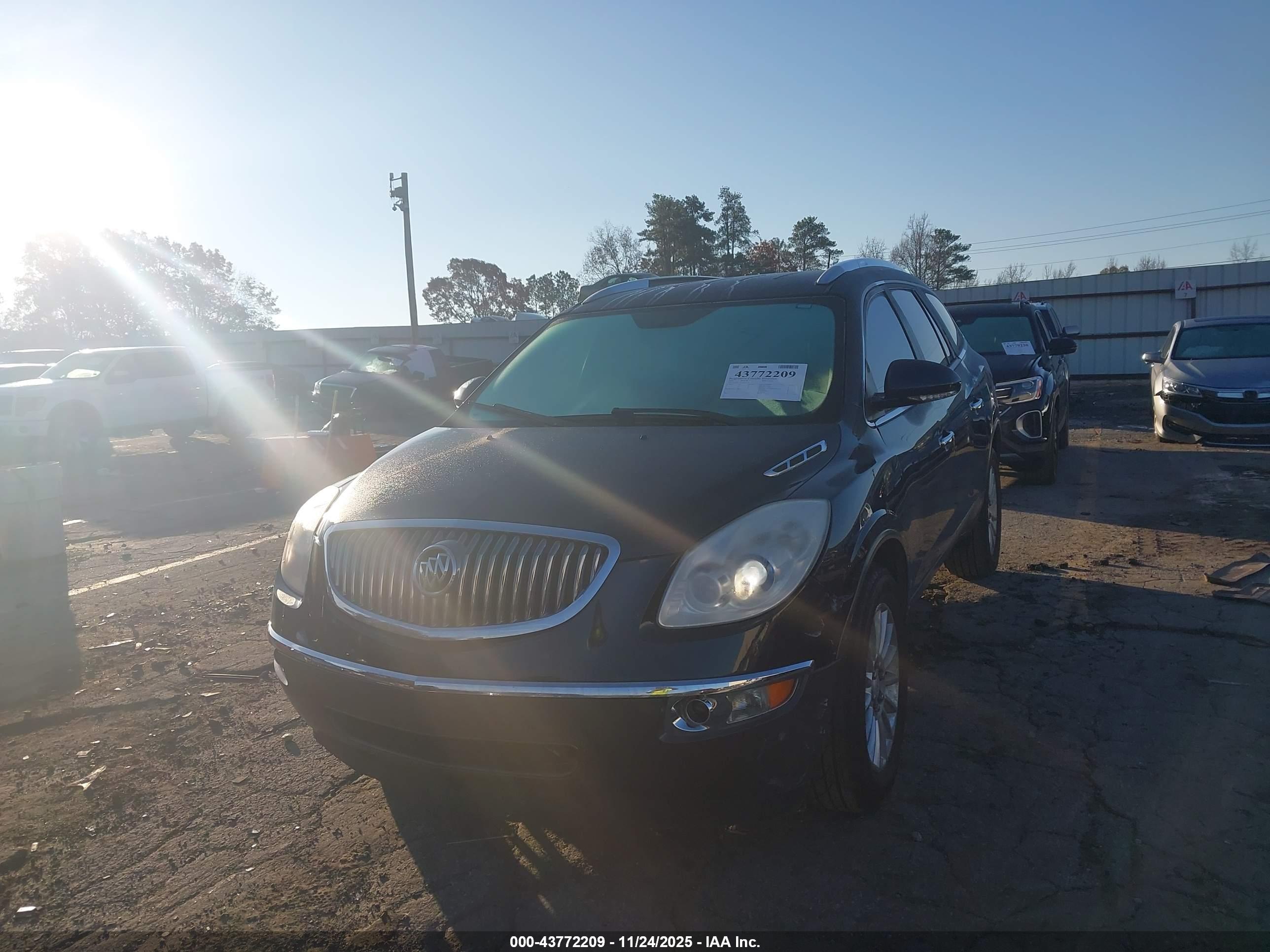 BUICK ENCLAVE image 2