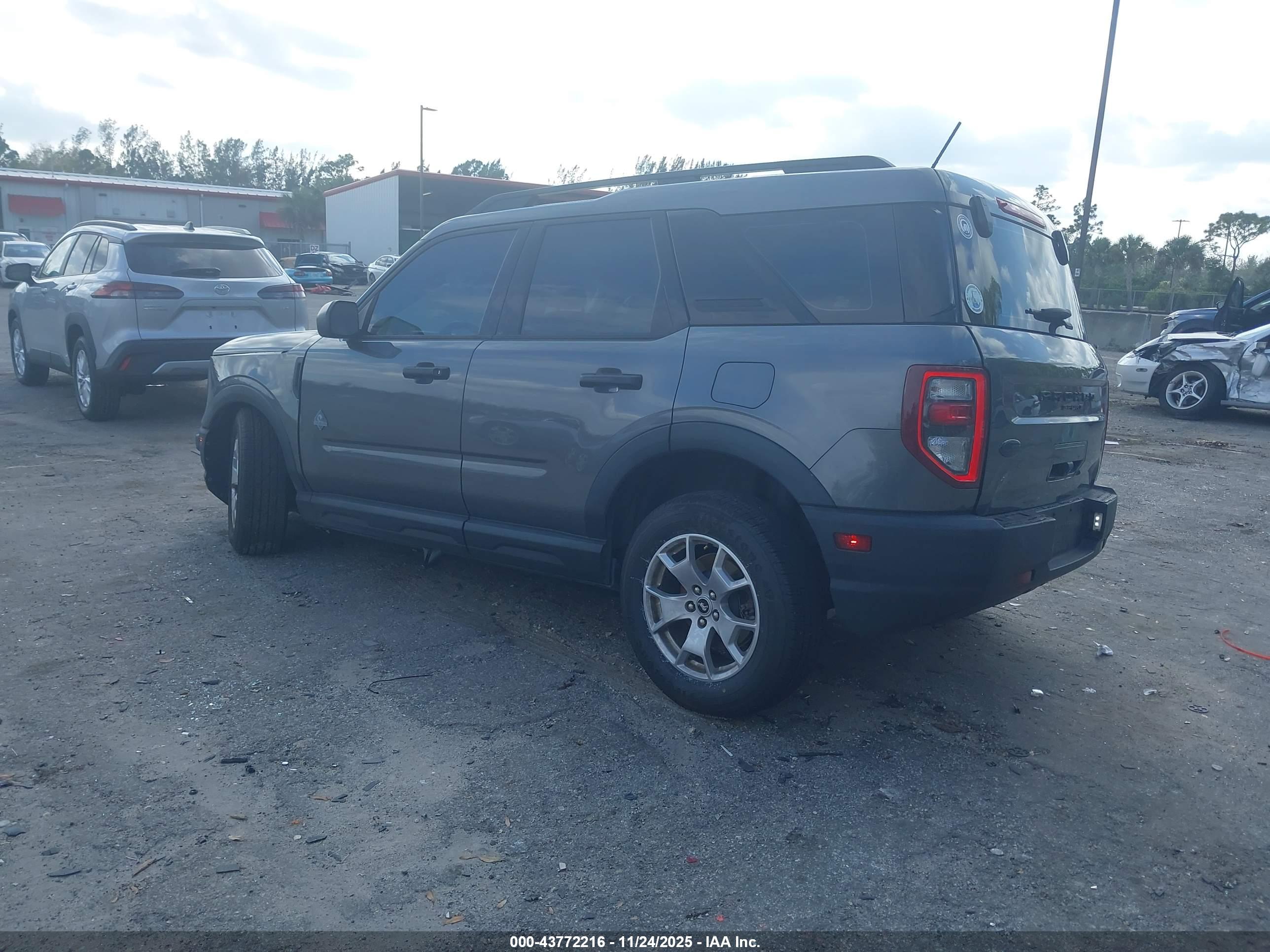 FORD BRONCO image 3