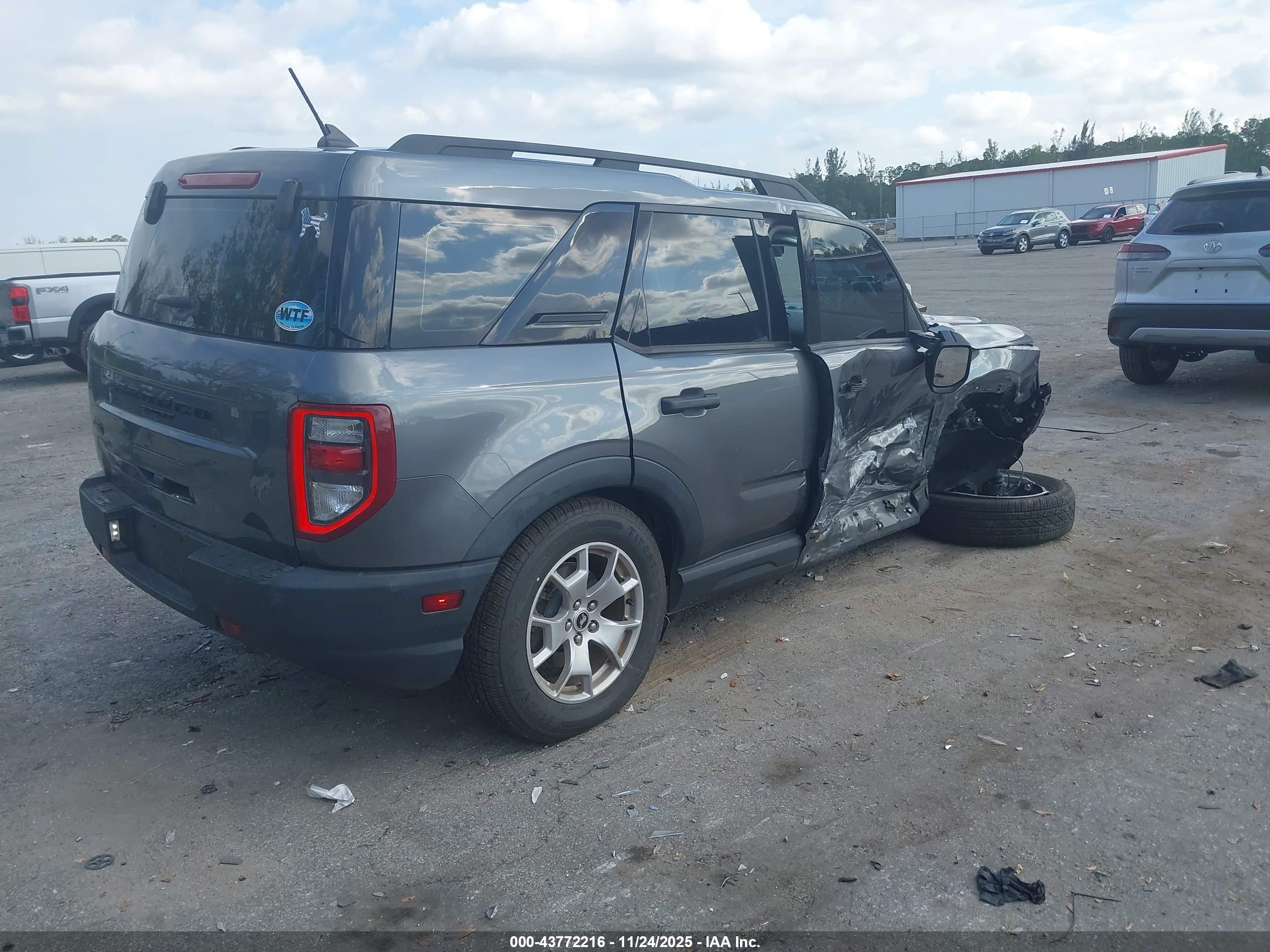 FORD BRONCO image 4