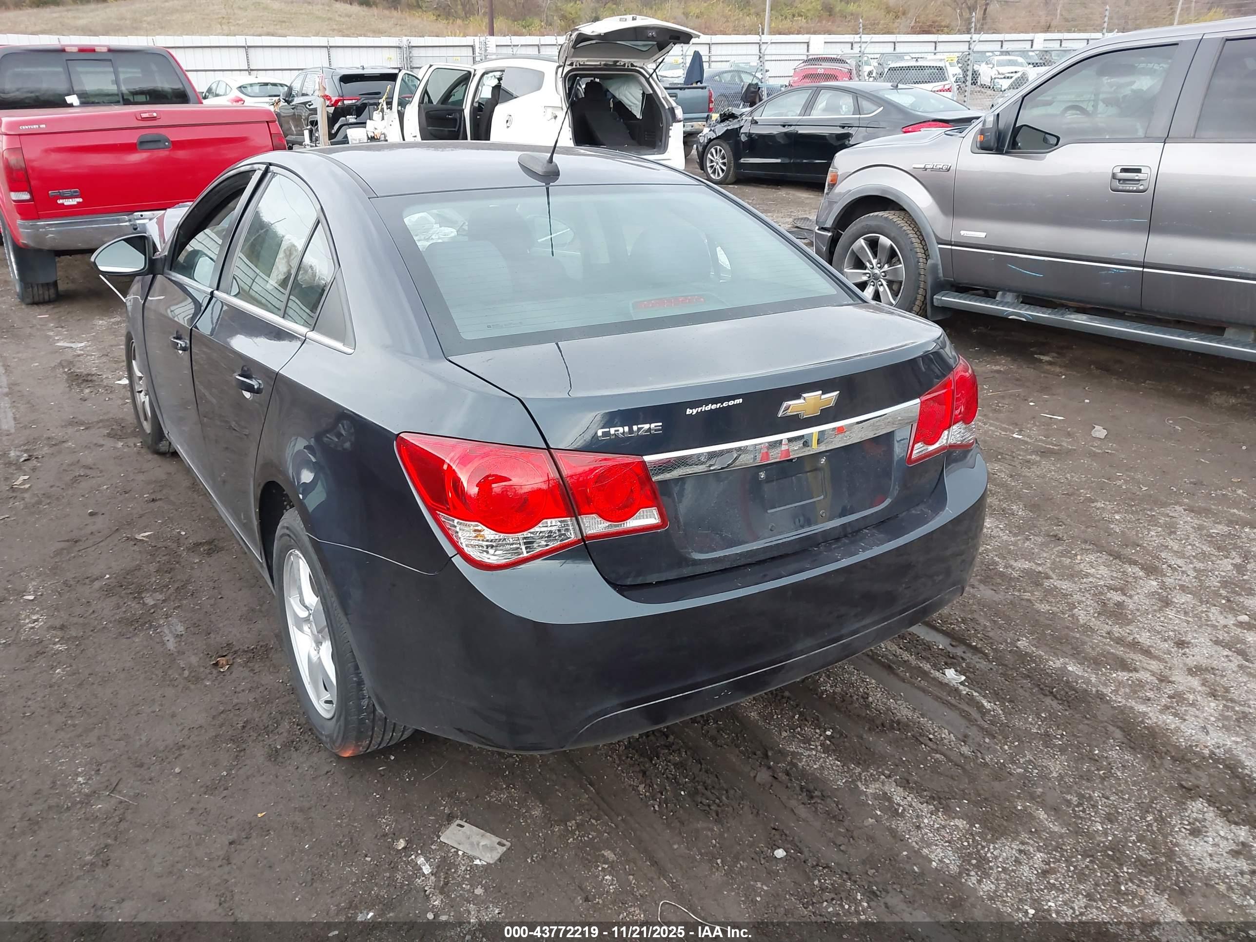 CHEVROLET CRUZE image 3