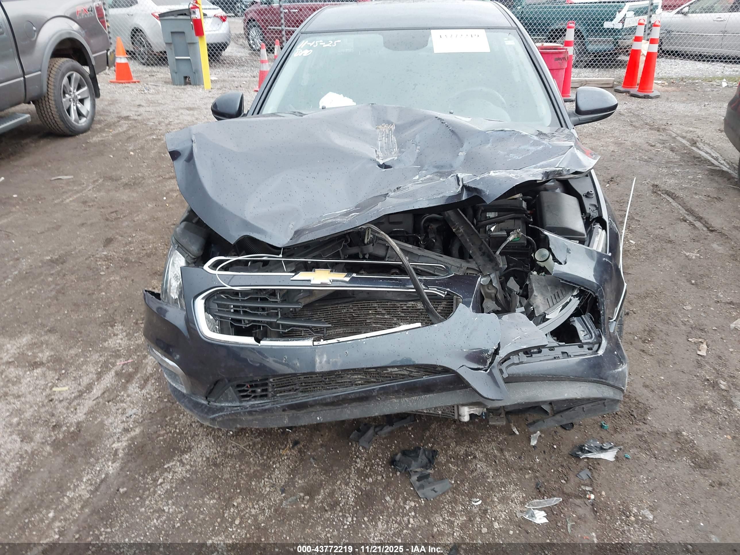 CHEVROLET CRUZE image 6