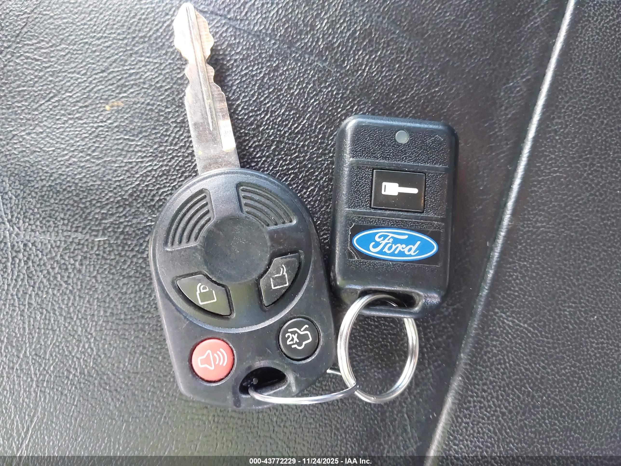 FORD ESCAPE image 11