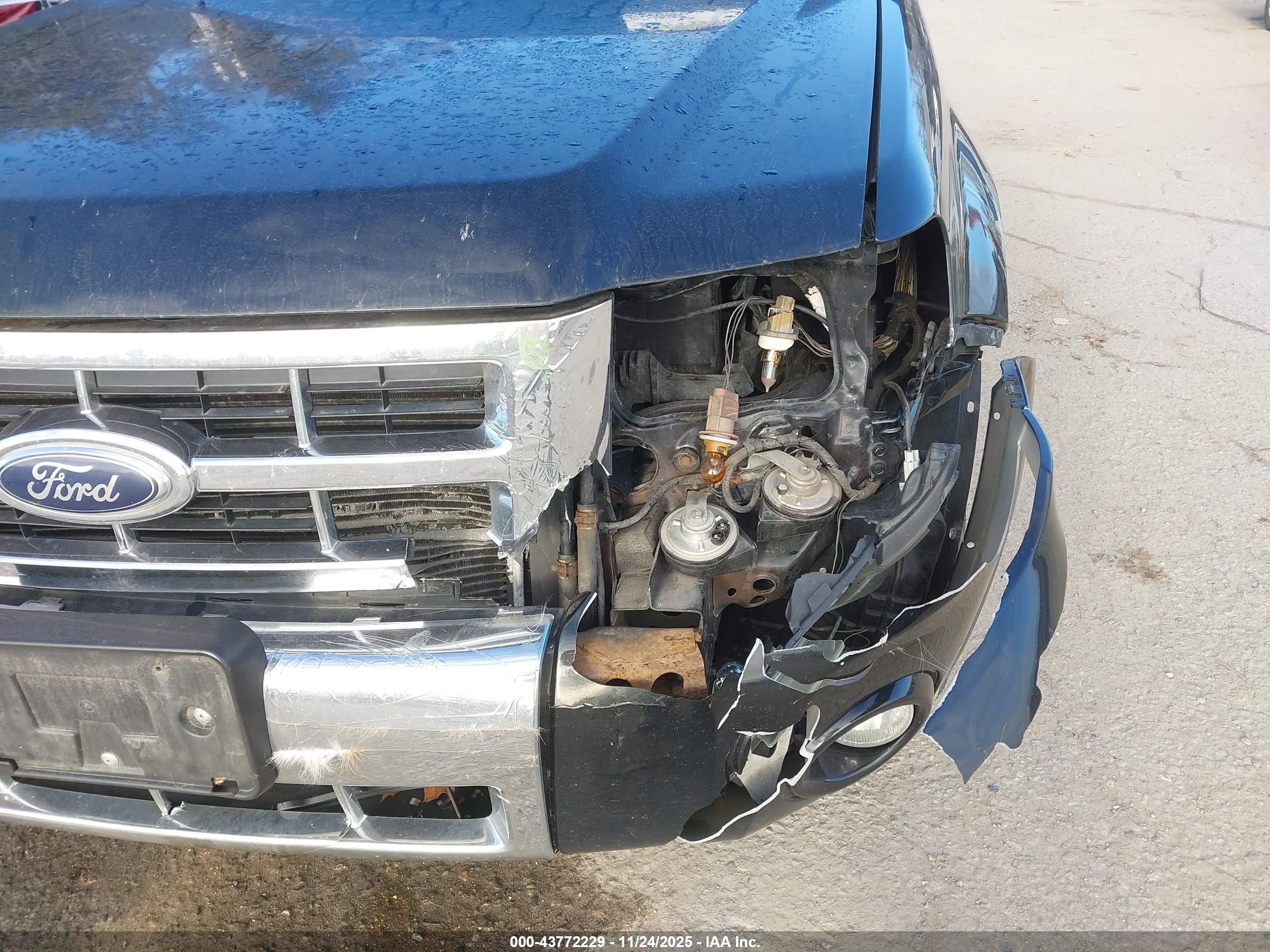 FORD ESCAPE image 6