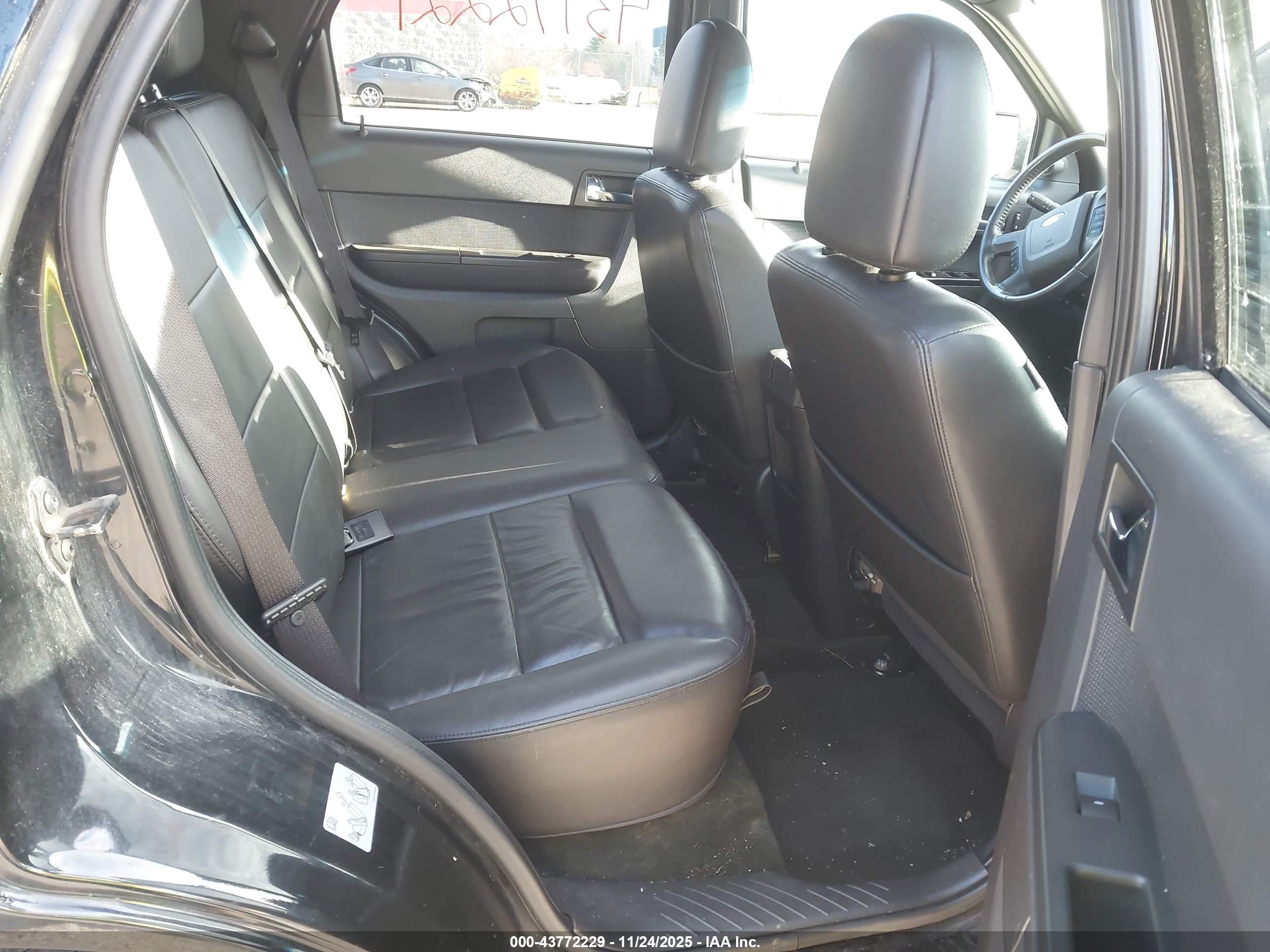 FORD ESCAPE image 8