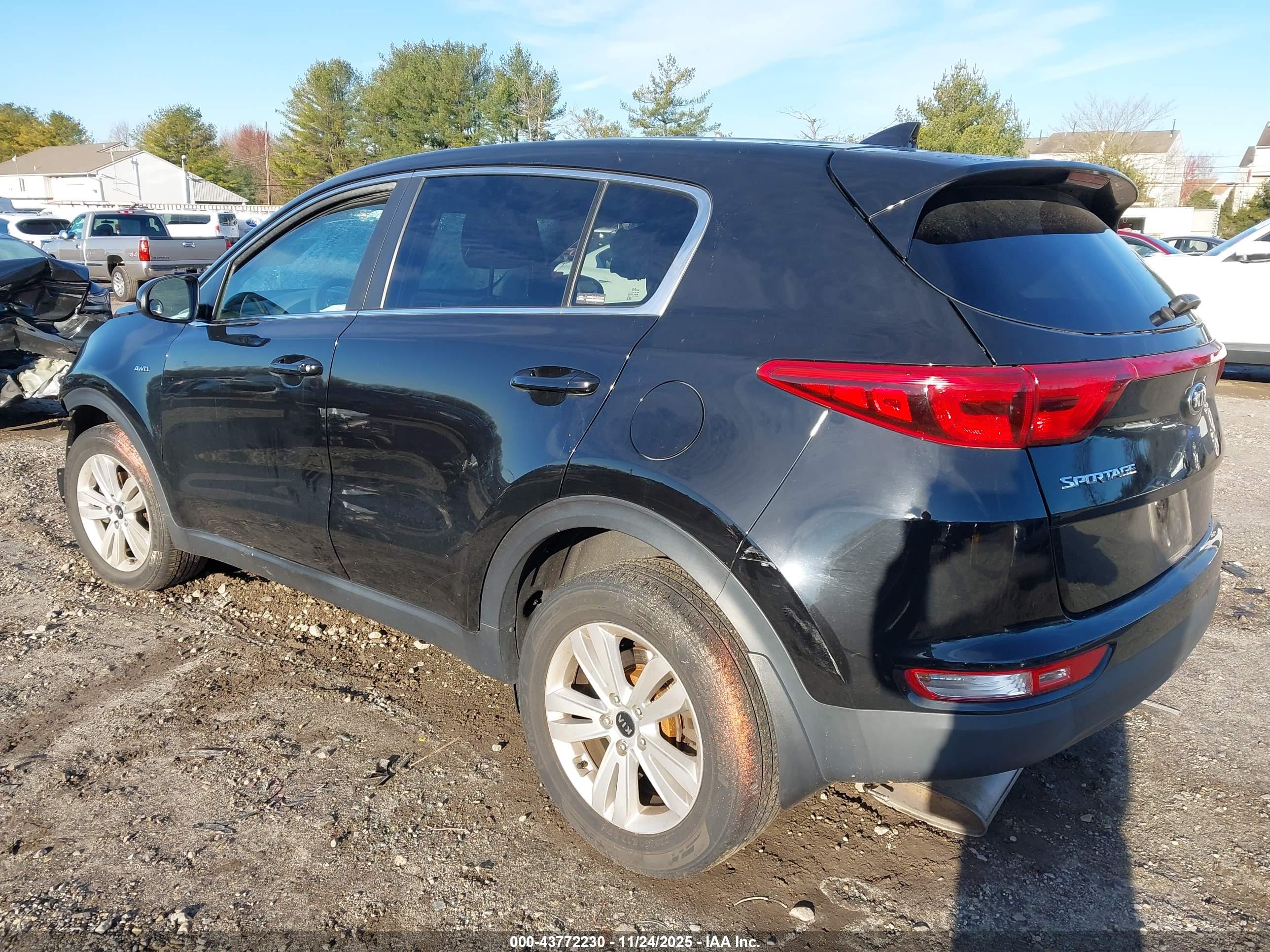 KIA SPORTAGE image 3
