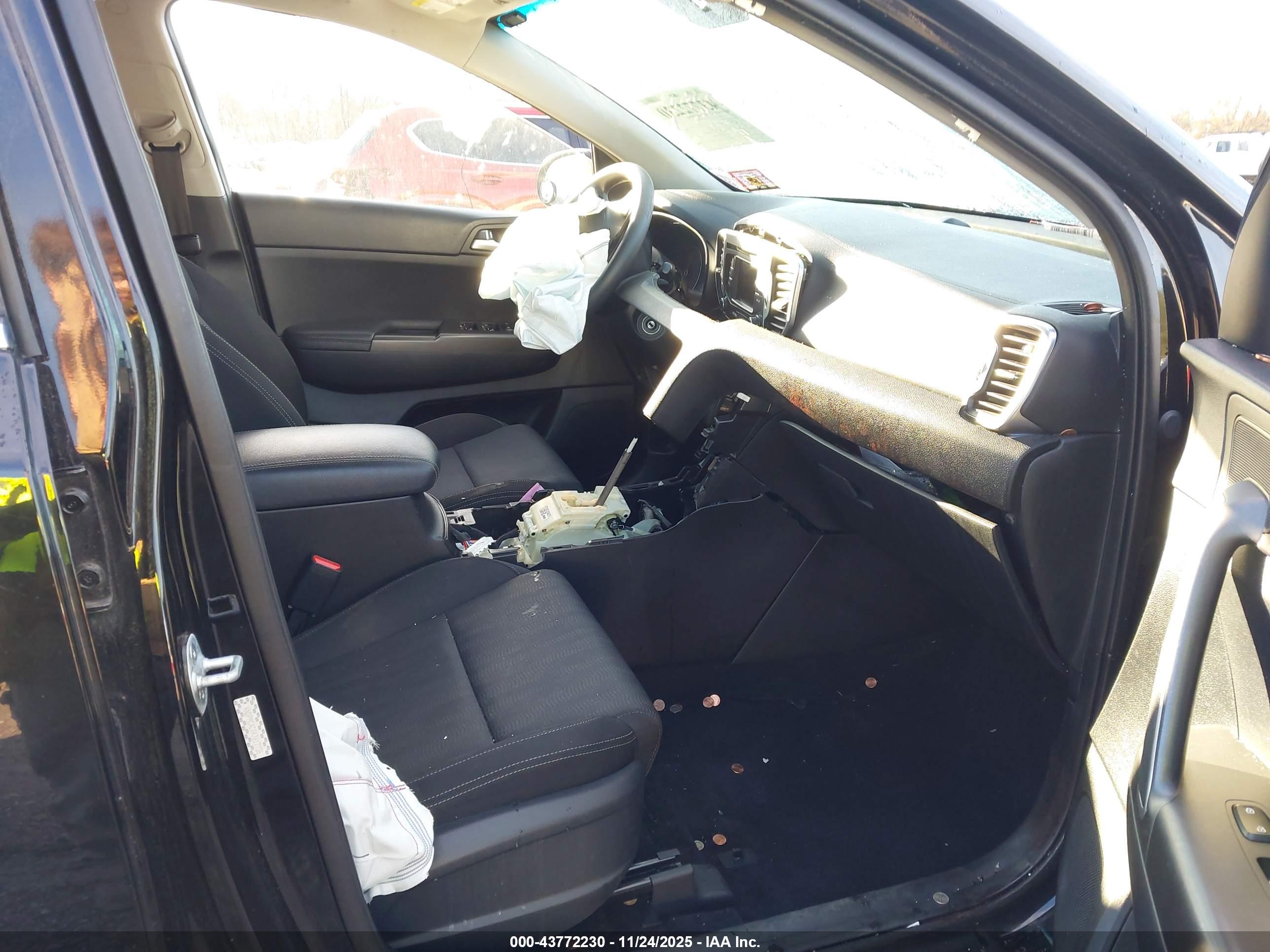 KIA SPORTAGE image 5
