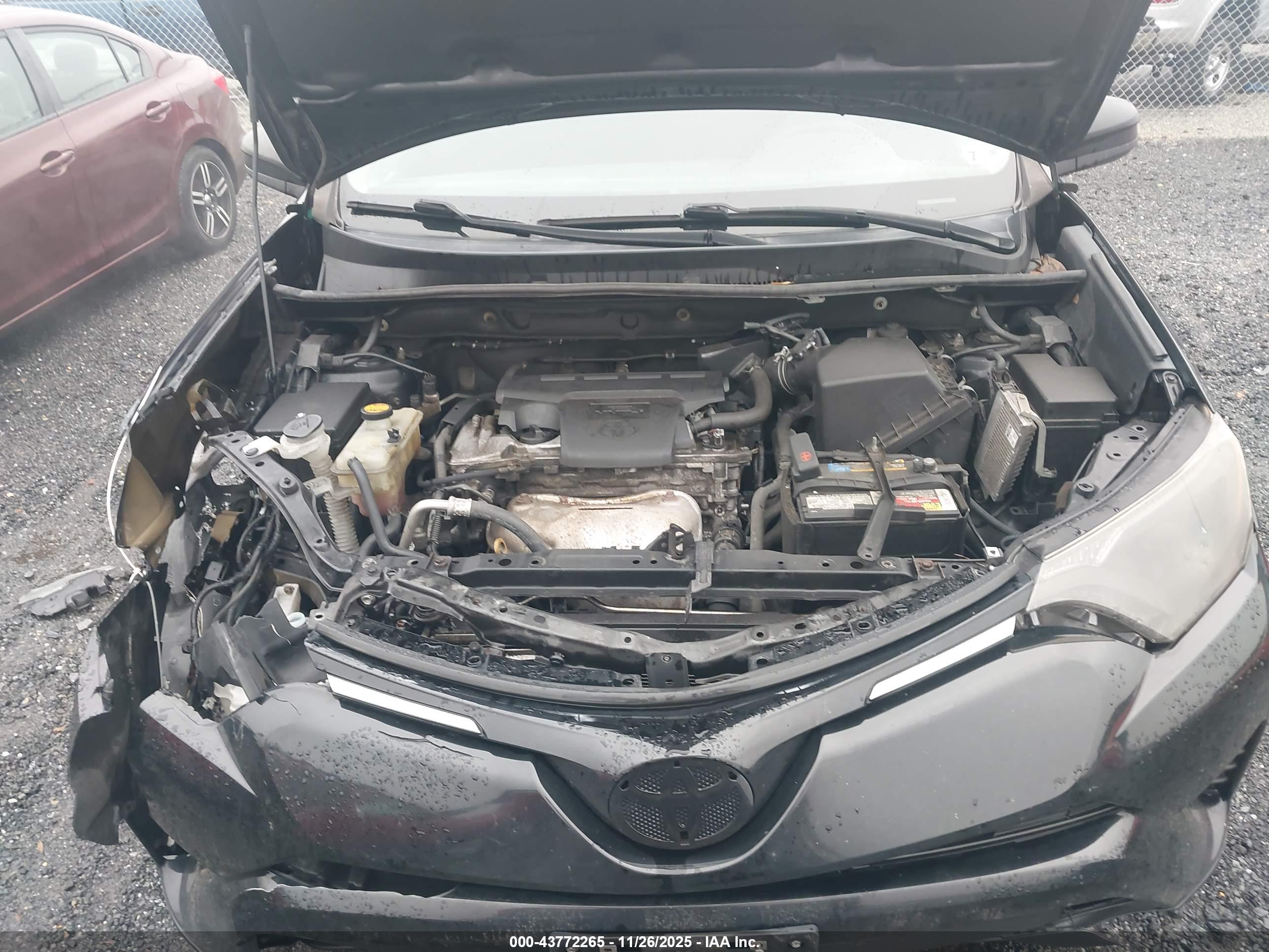 TOYOTA RAV4 image 10