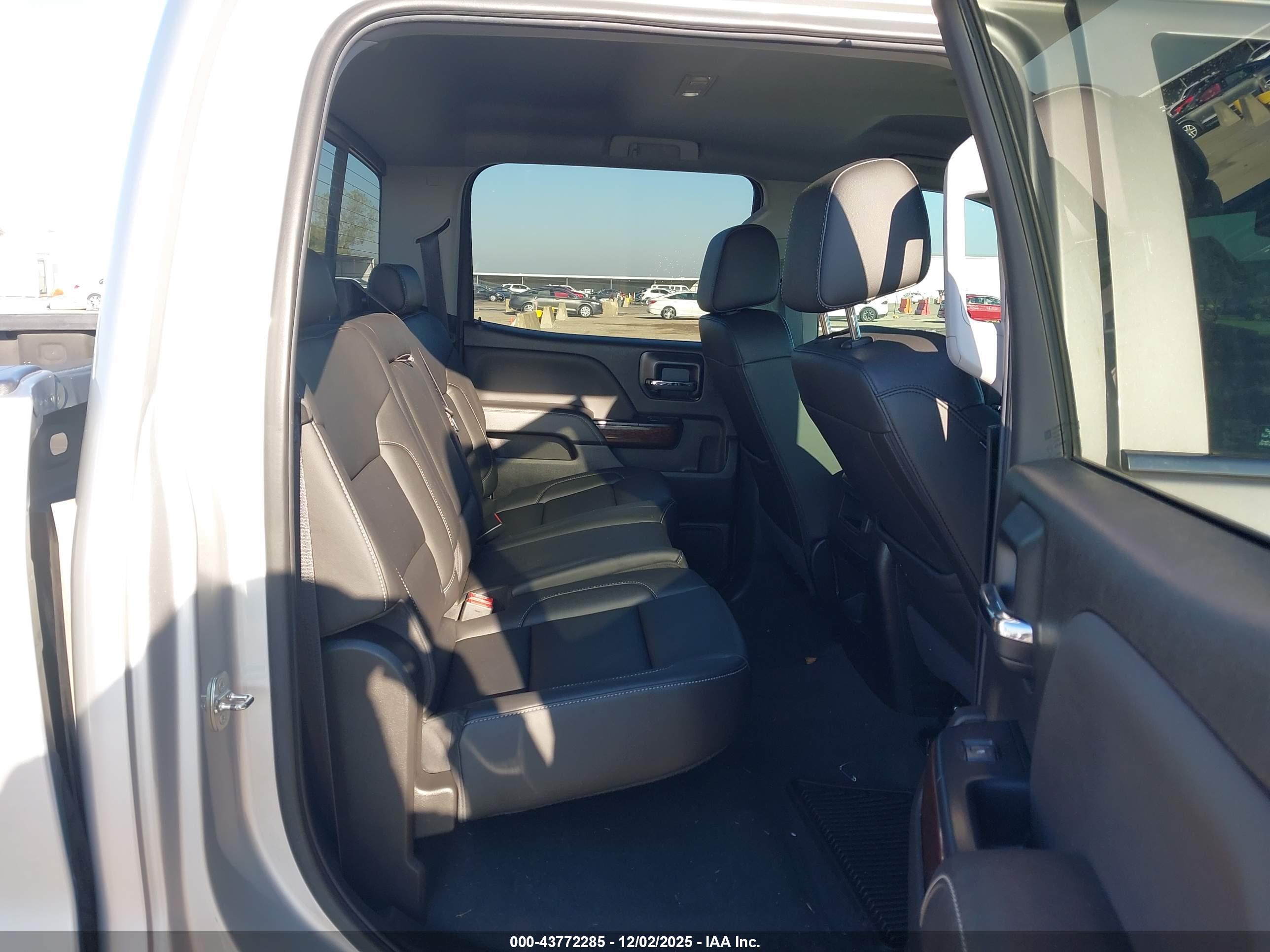 GMC SIERRA image 8