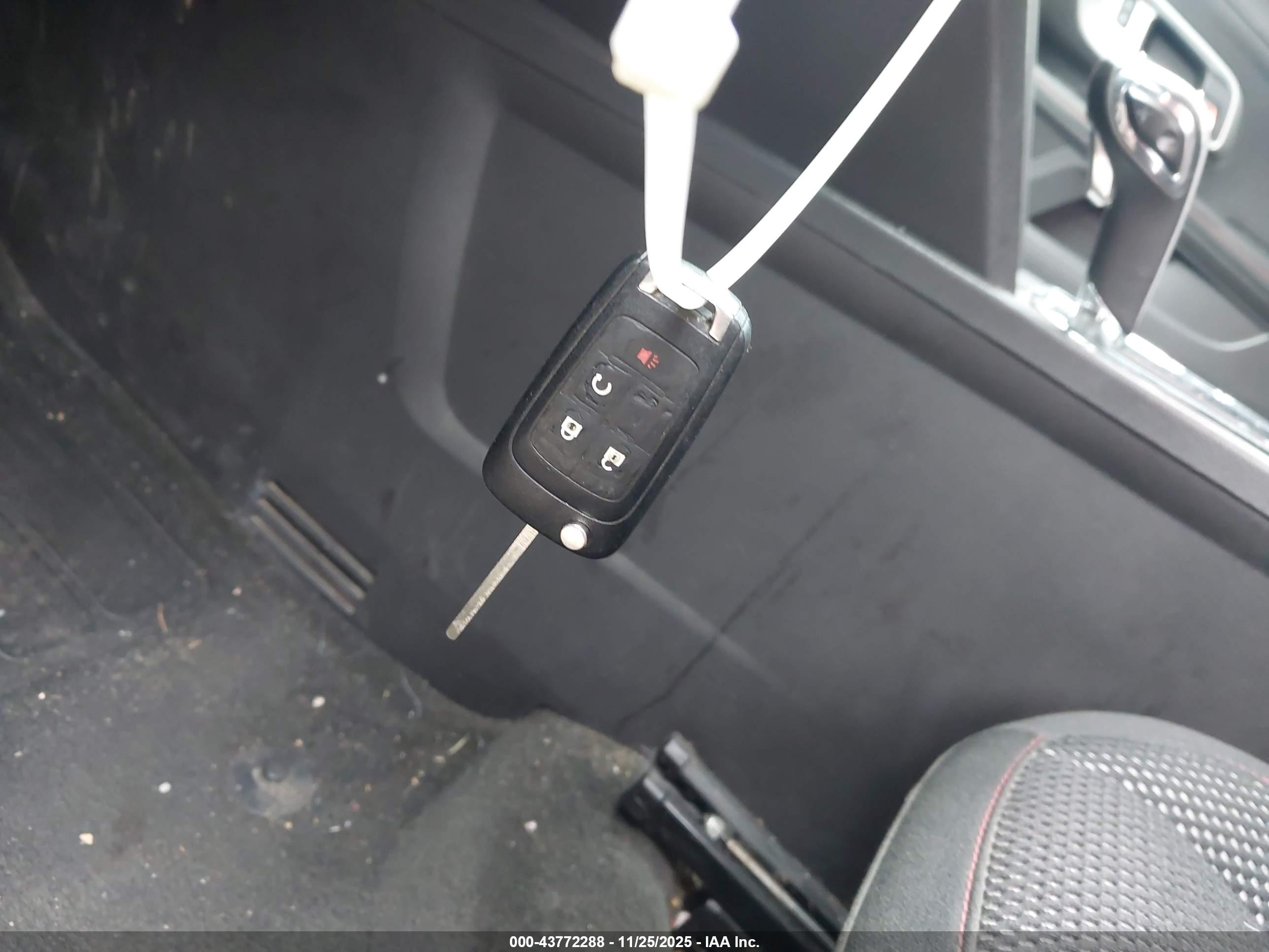 CHEVROLET EQUINOX image 11