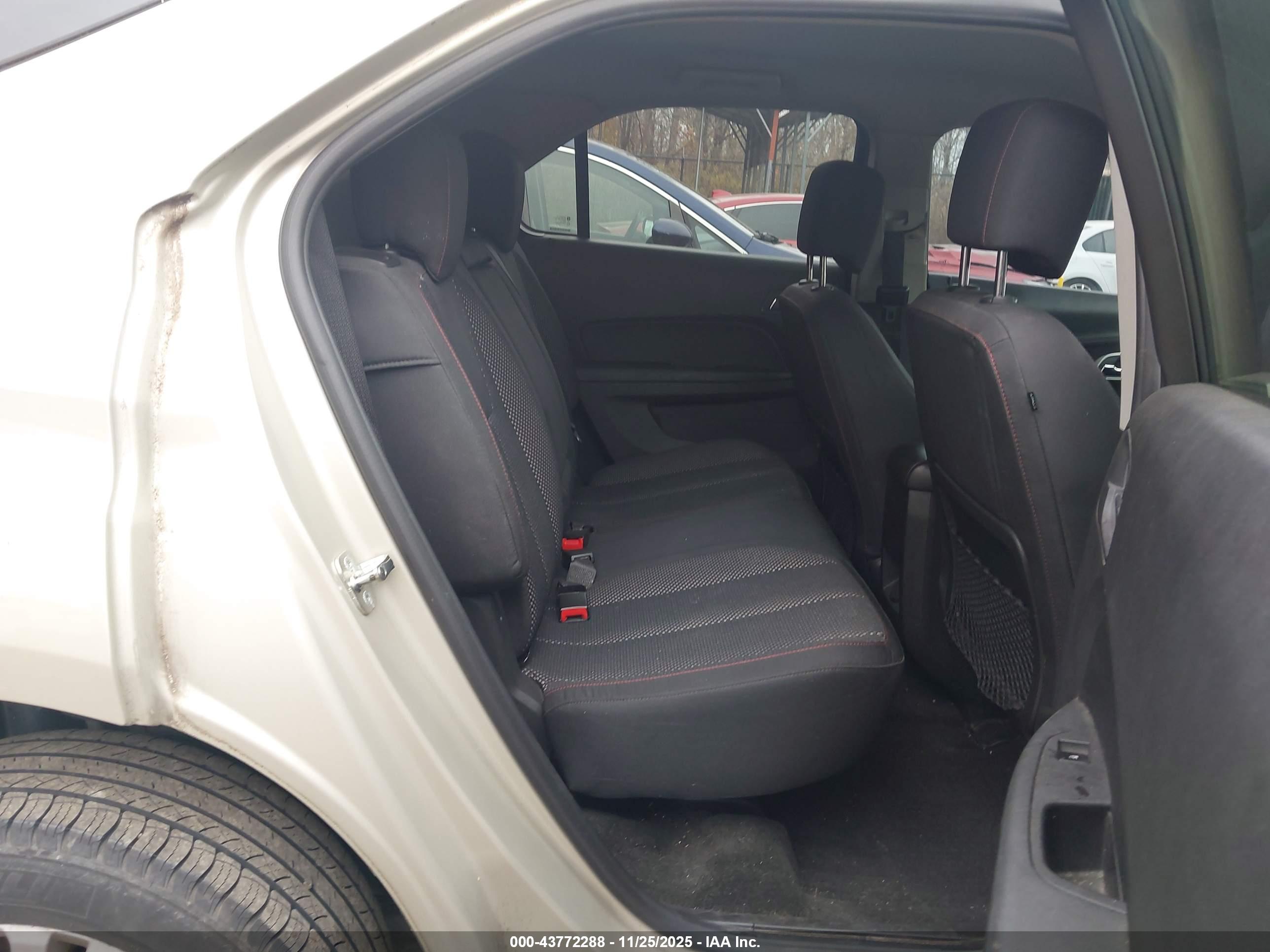 CHEVROLET EQUINOX image 8