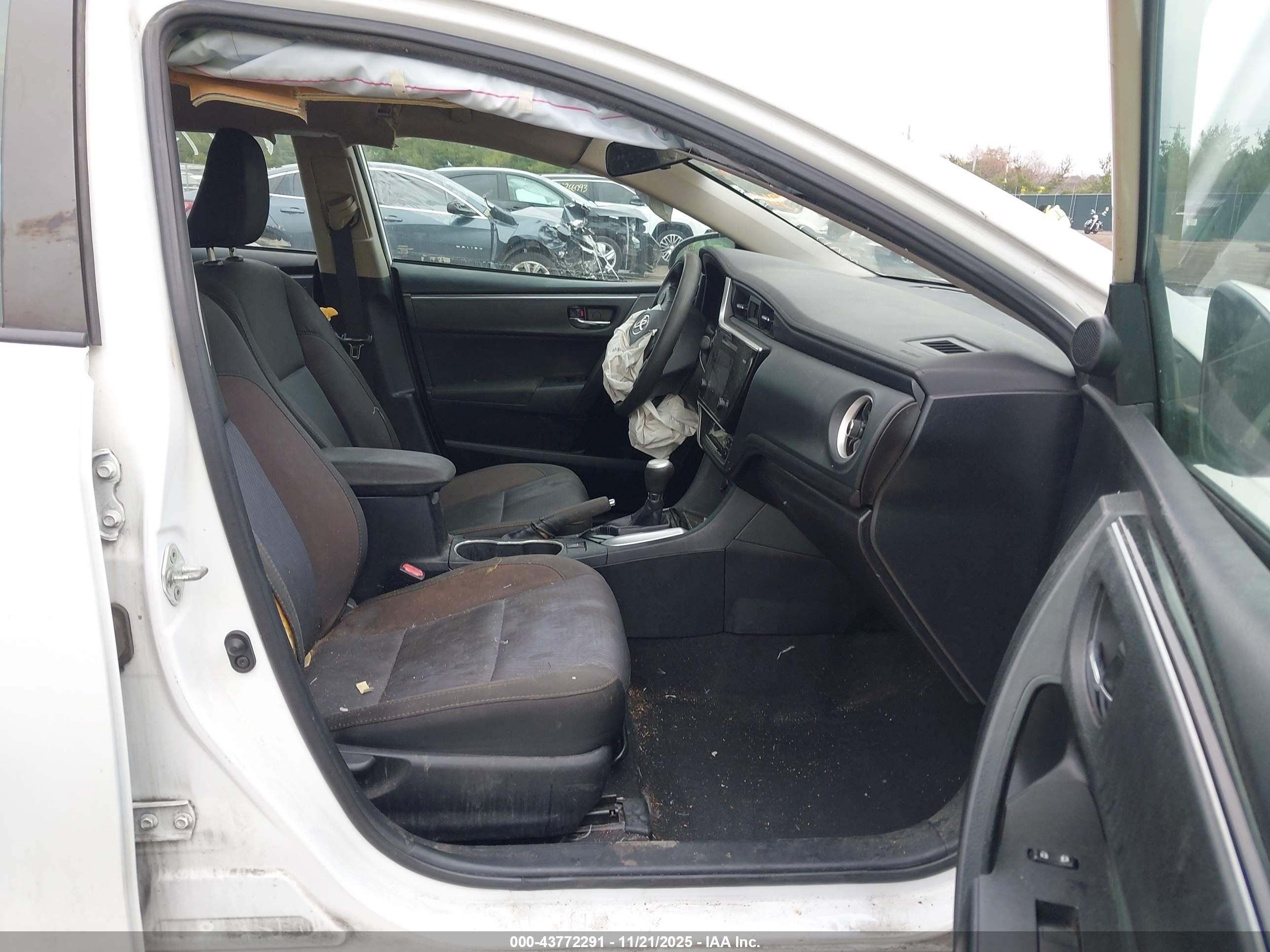 TOYOTA COROLLA image 5