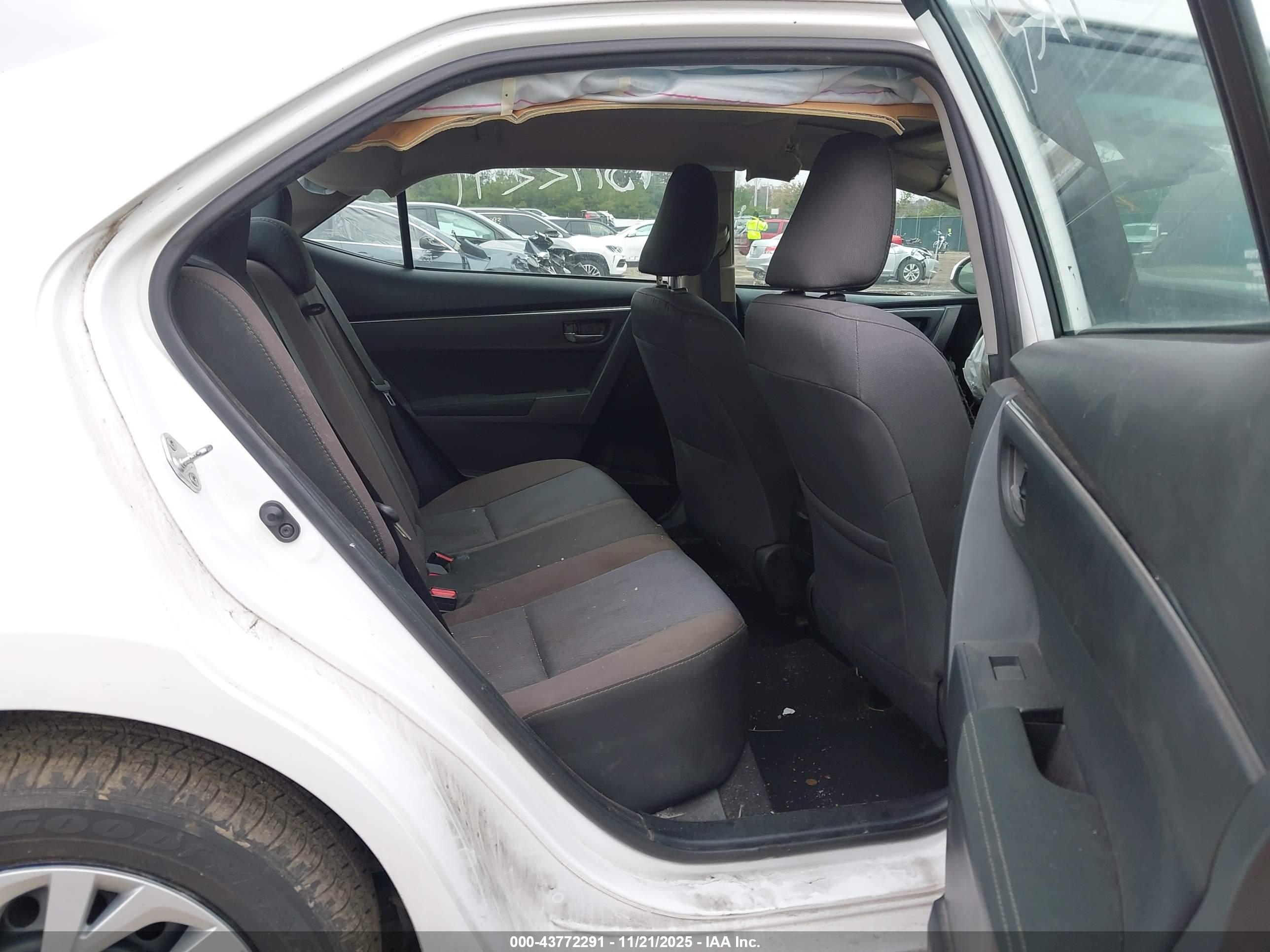 TOYOTA COROLLA image 8