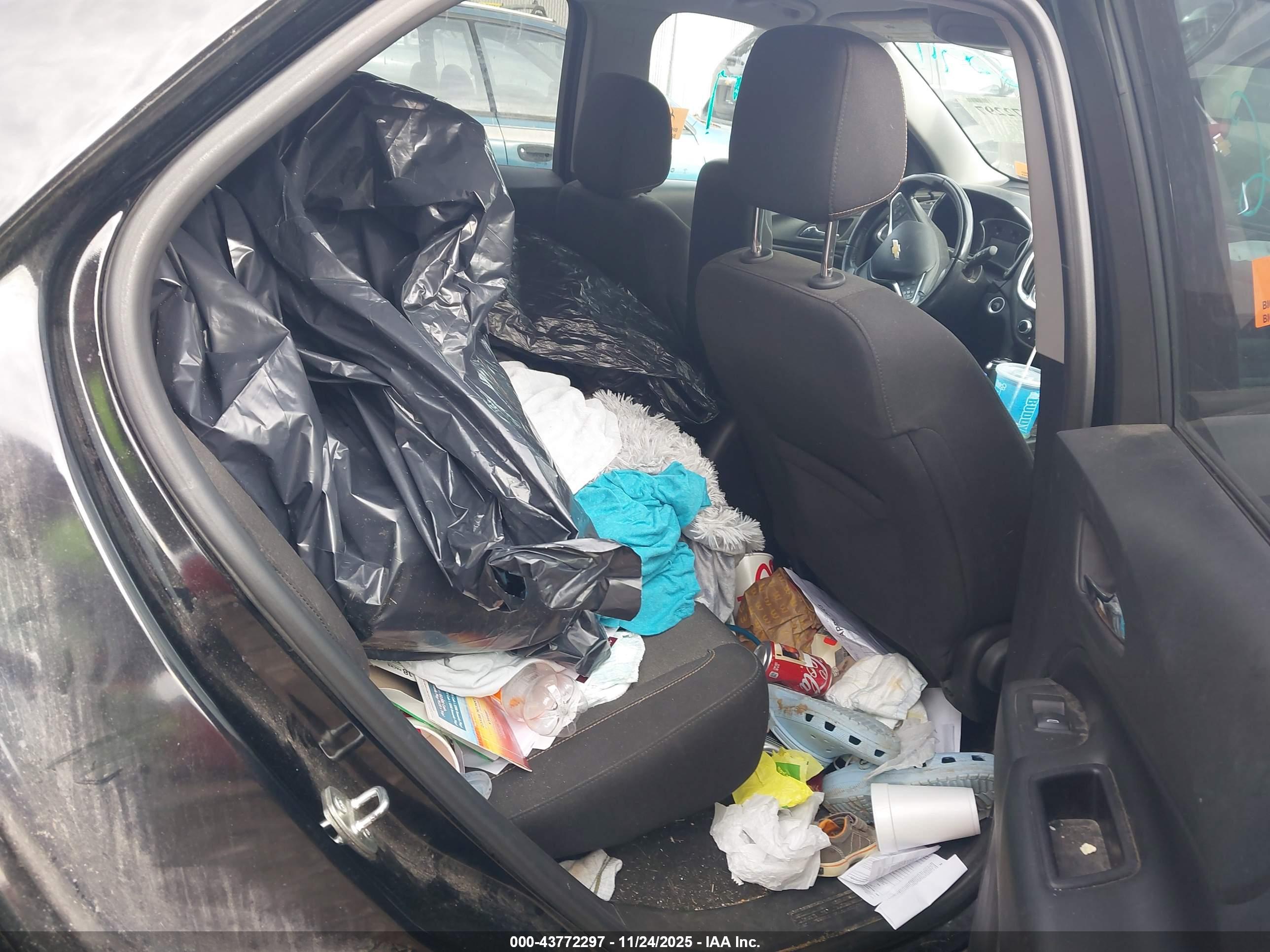 CHEVROLET EQUINOX image 8