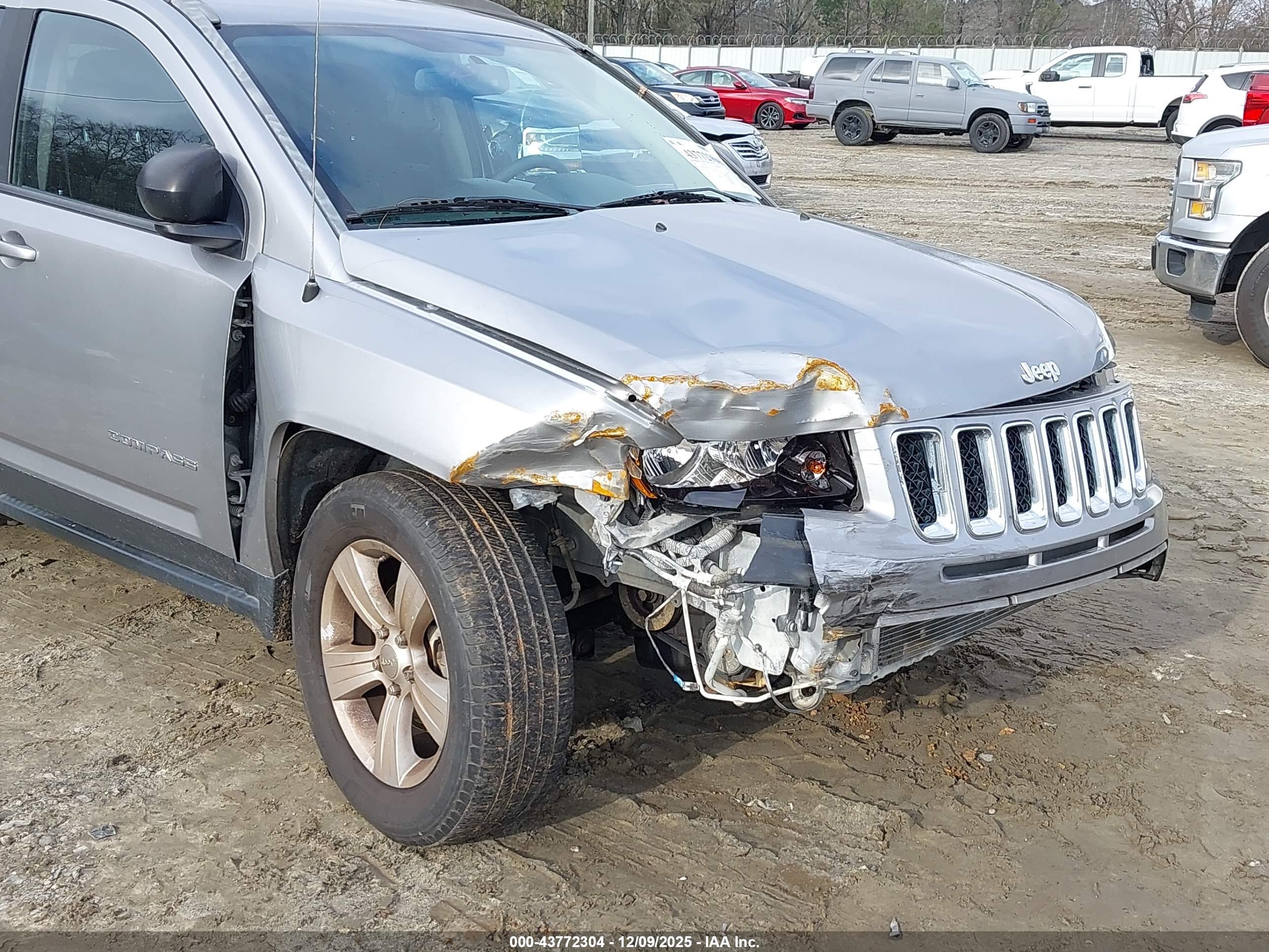 JEEP COMPASS image 6