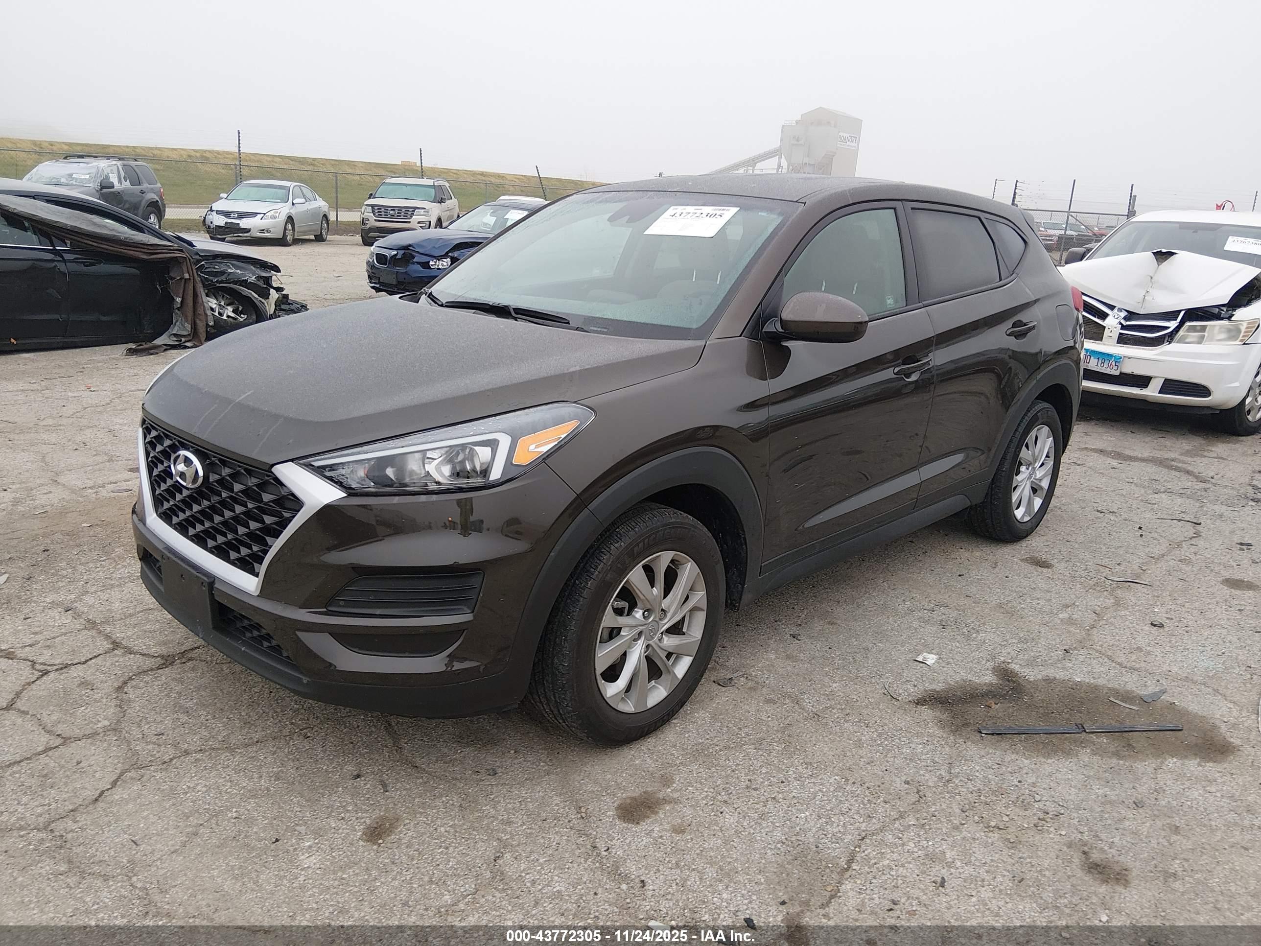 HYUNDAI TUCSON image 2
