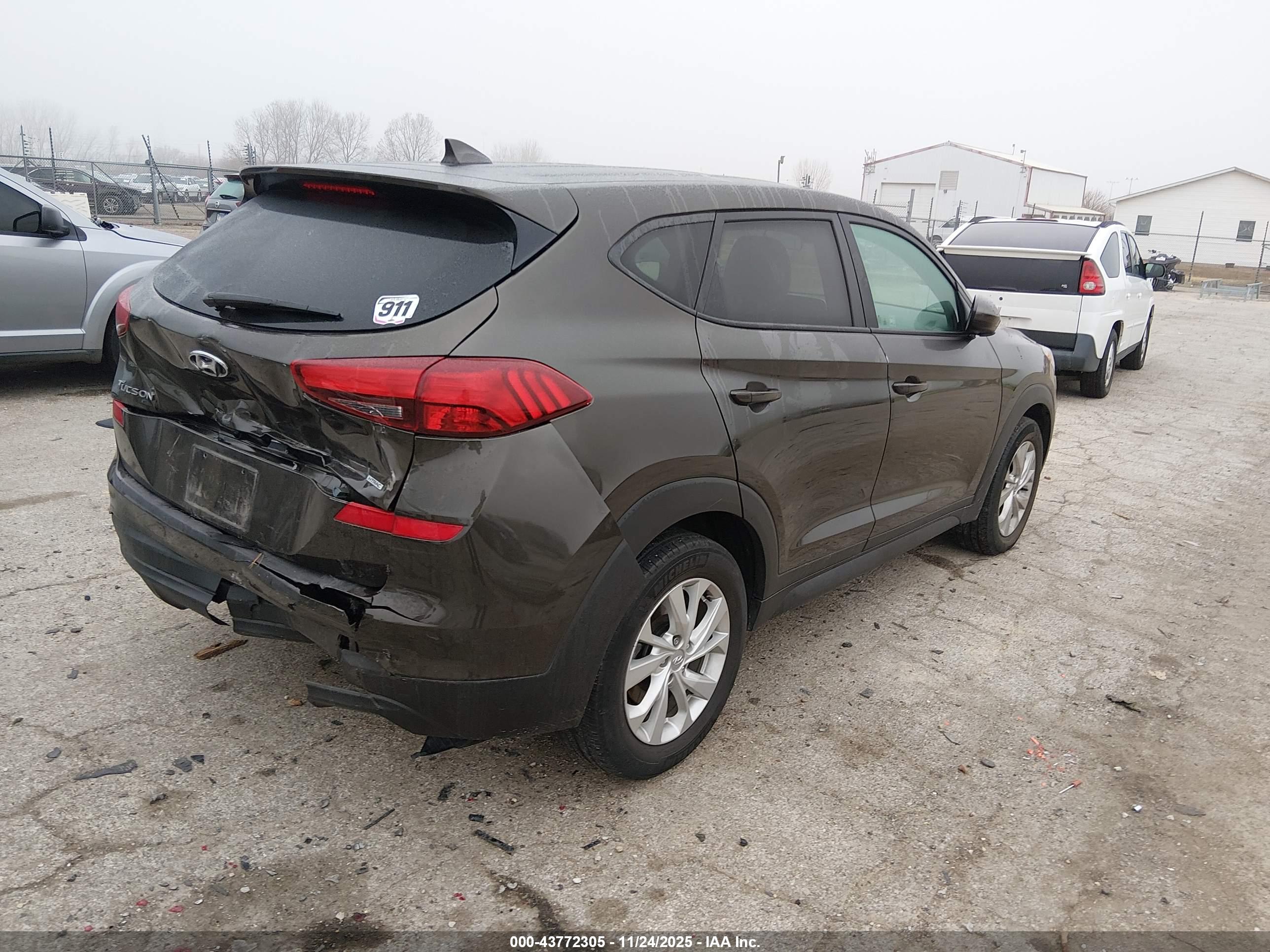 HYUNDAI TUCSON image 4