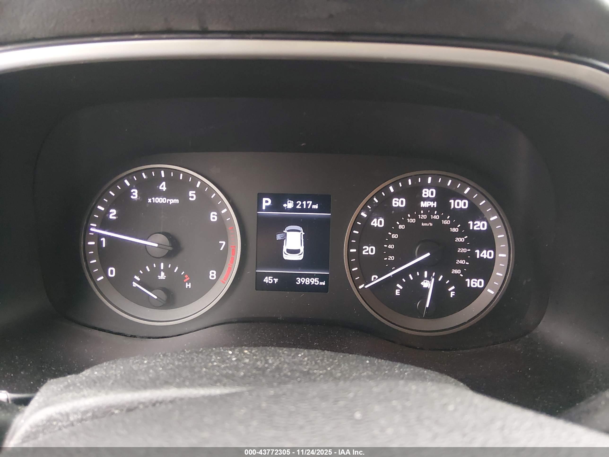 HYUNDAI TUCSON image 7