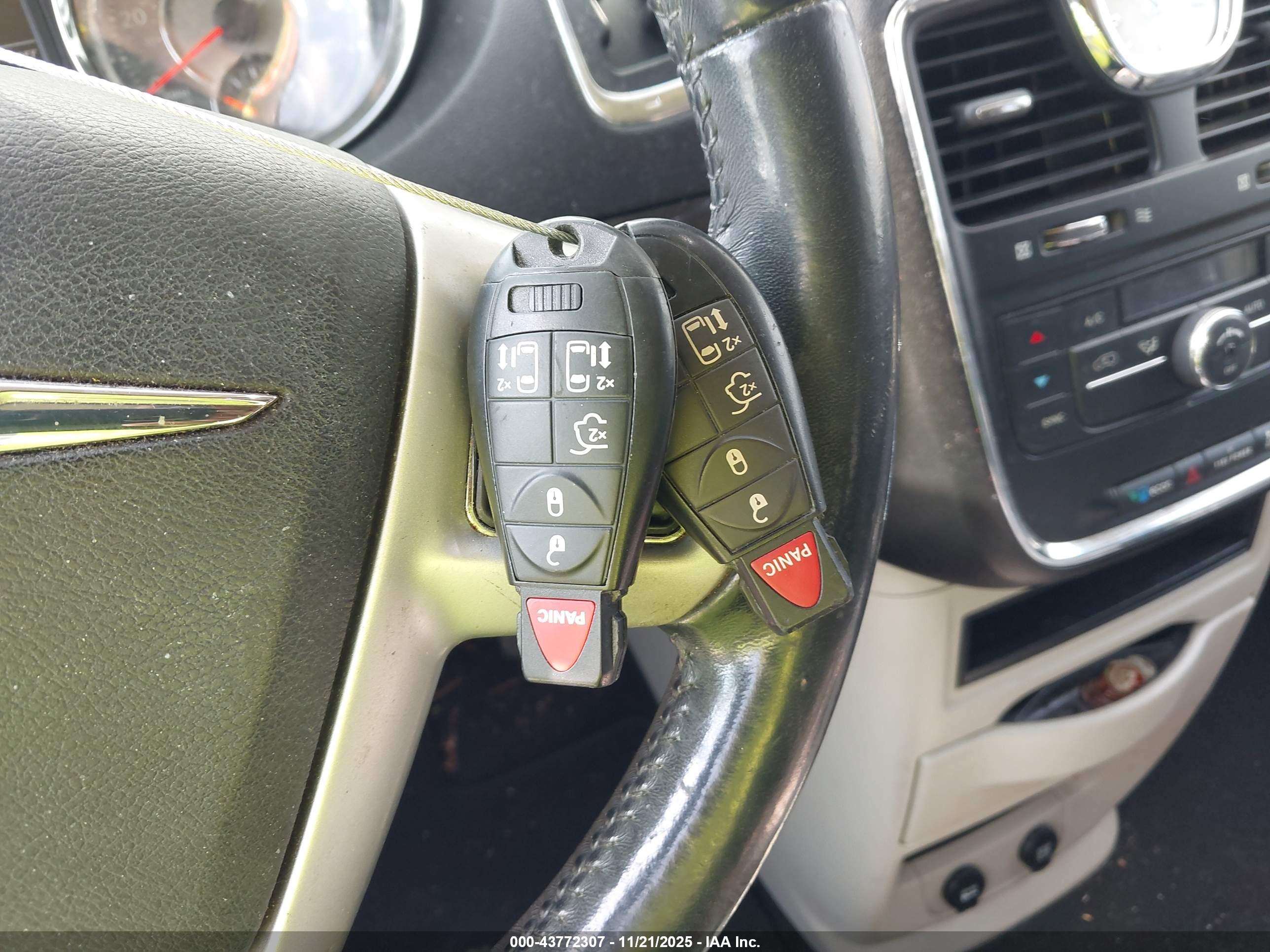 CHRYSLER TOWN image 11
