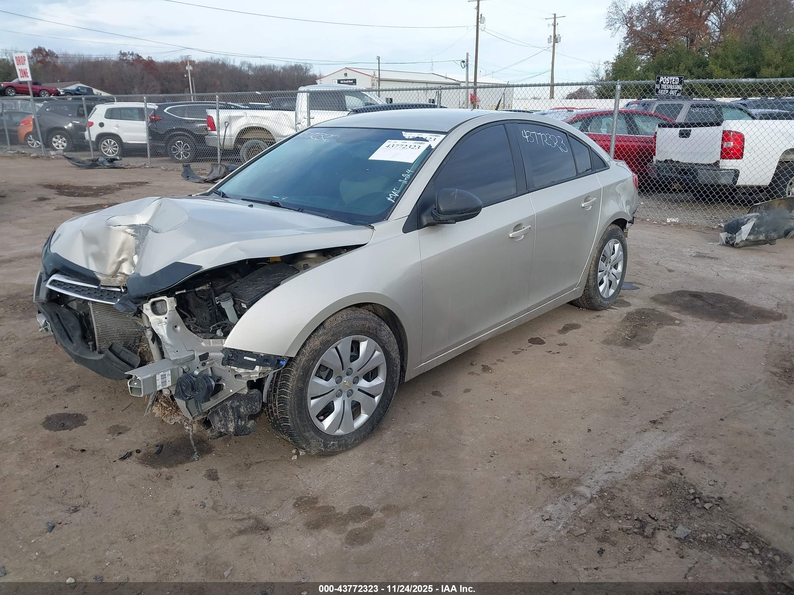 CHEVROLET CRUZE image 2