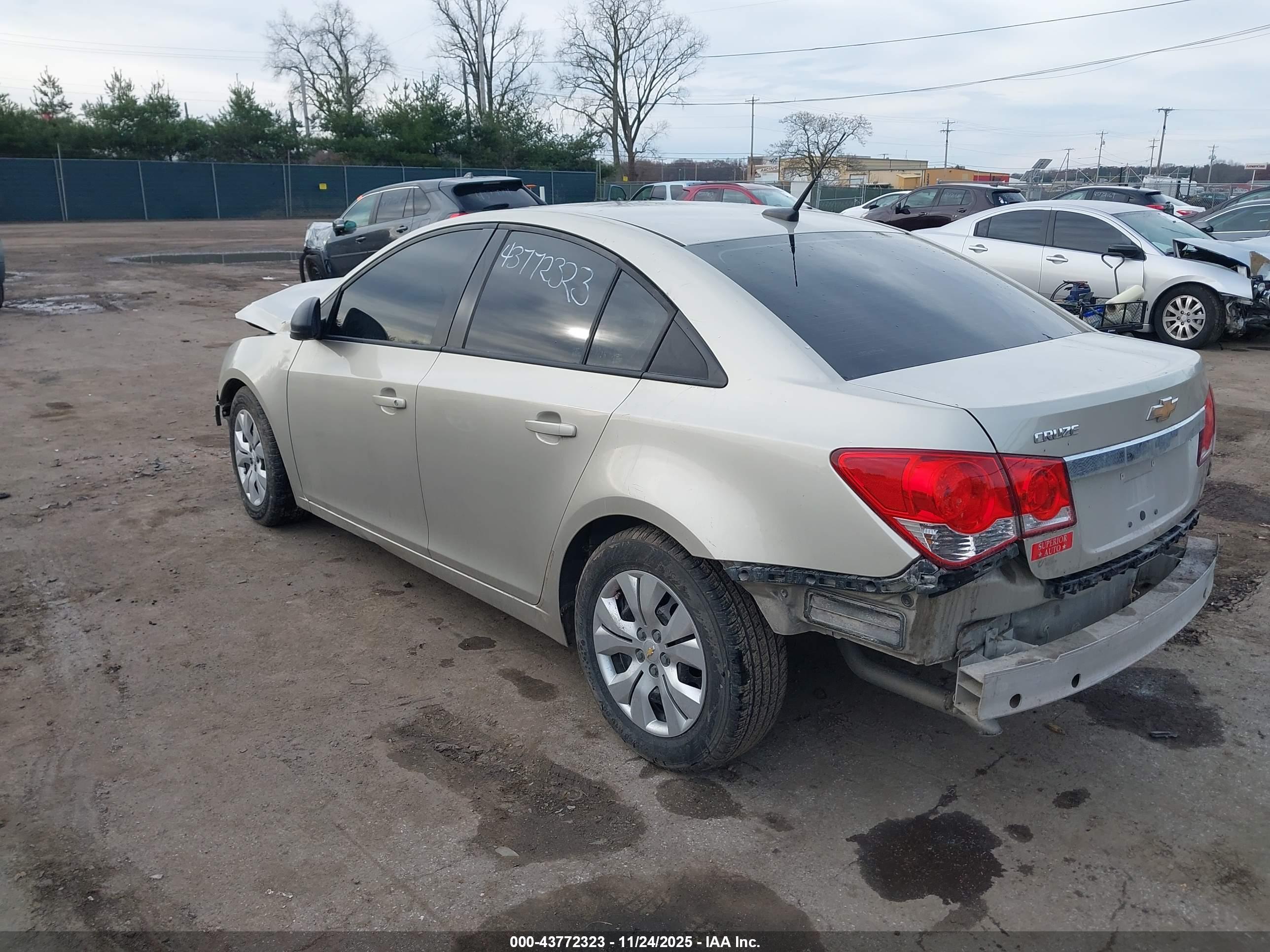 CHEVROLET CRUZE image 3