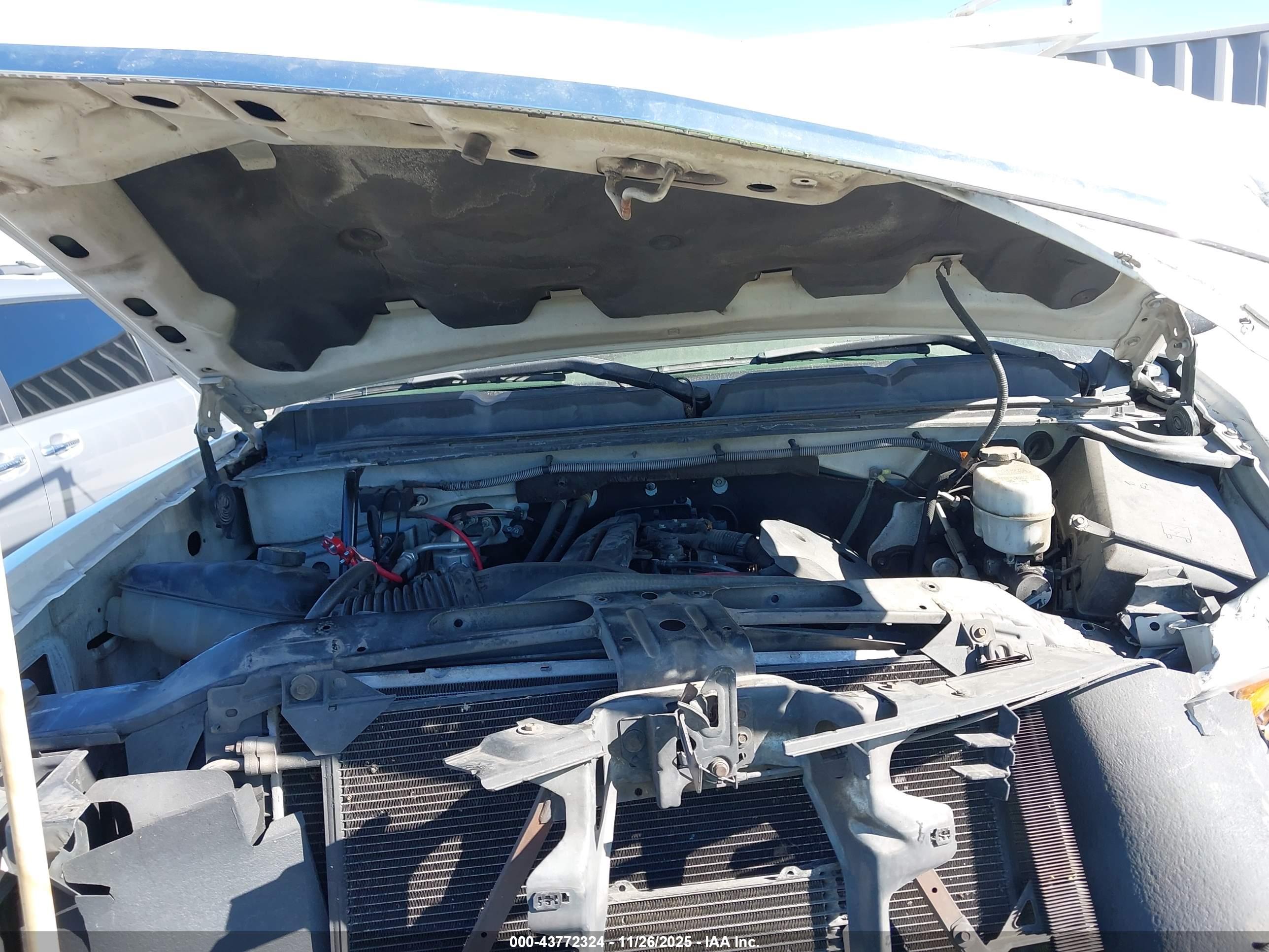 CHEVROLET SILVERADO image 10