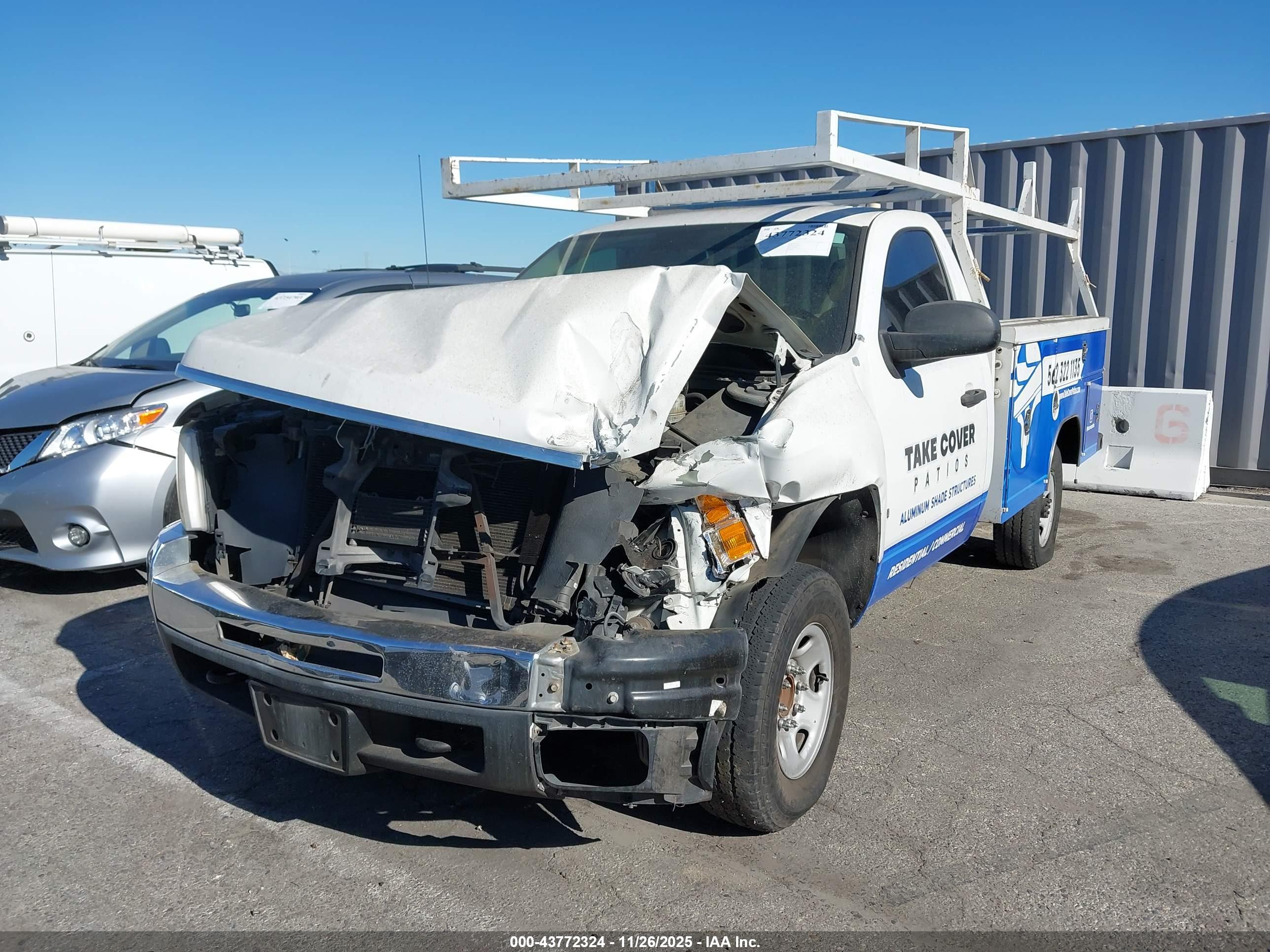 CHEVROLET SILVERADO image 2