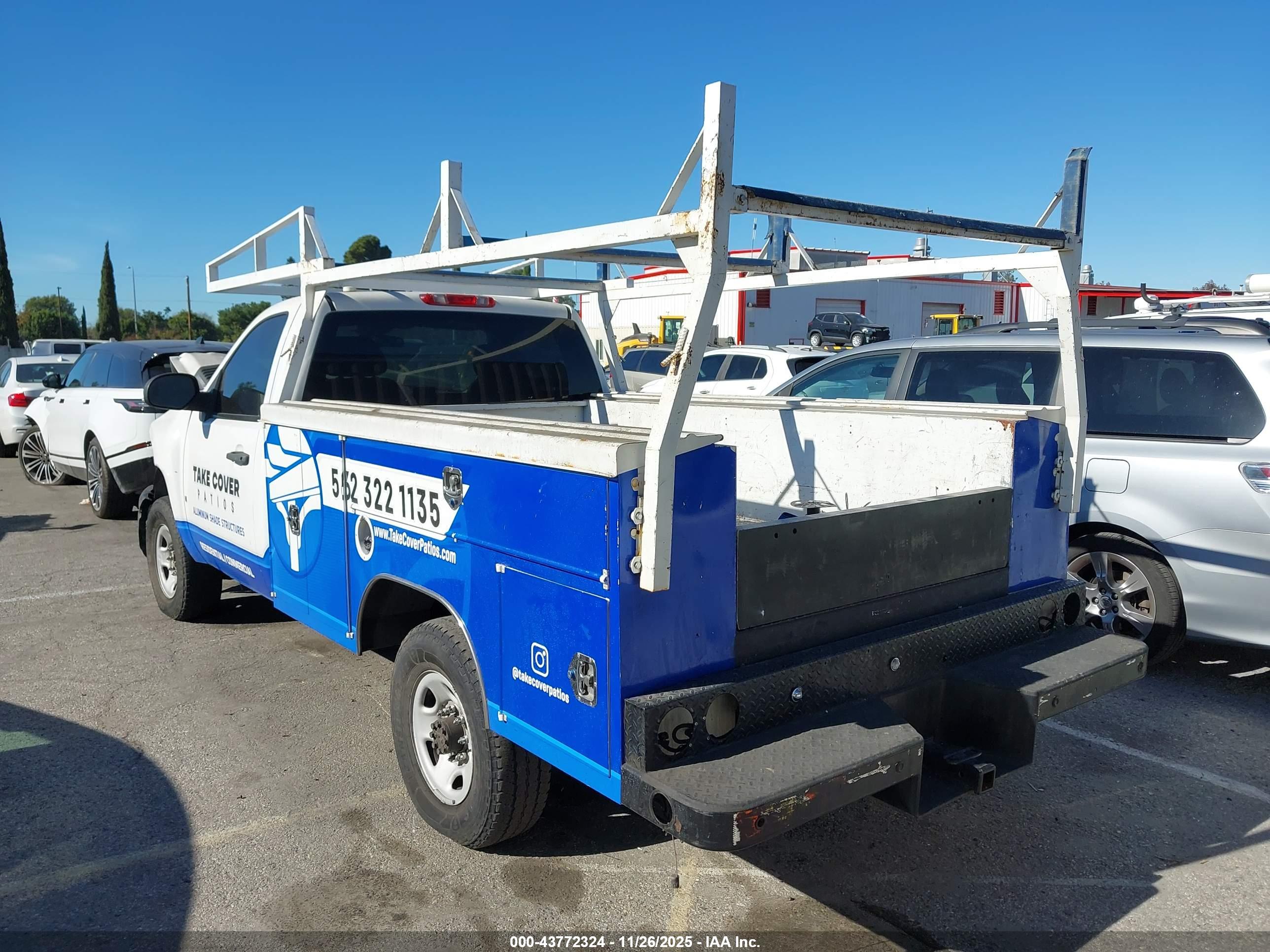 CHEVROLET SILVERADO image 3